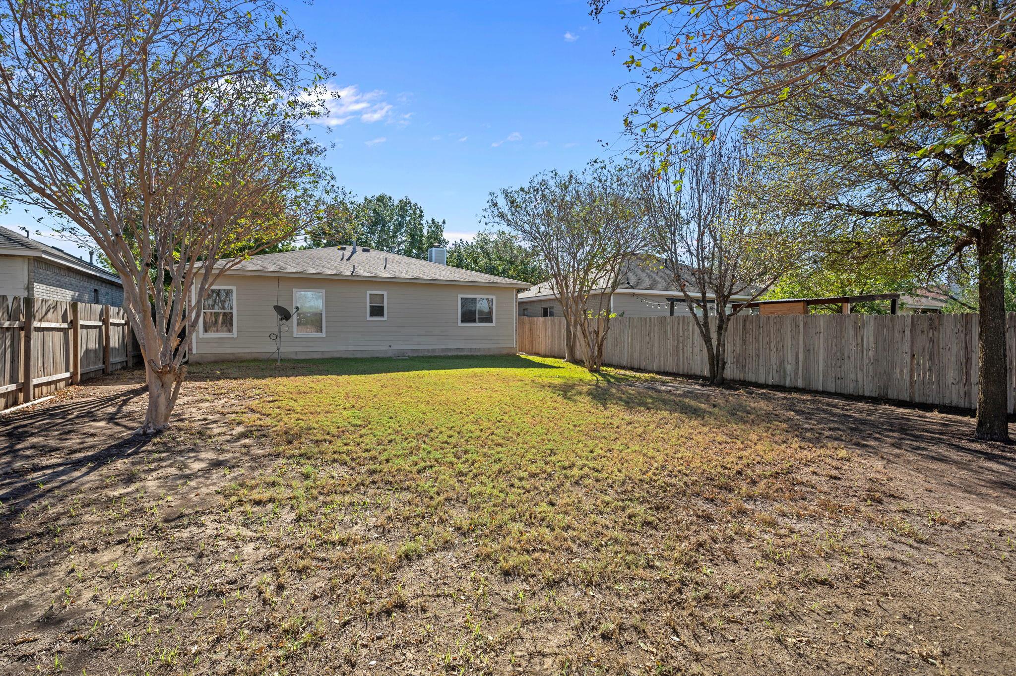 106 Shenandoah Trl, Elgin, TX 78621