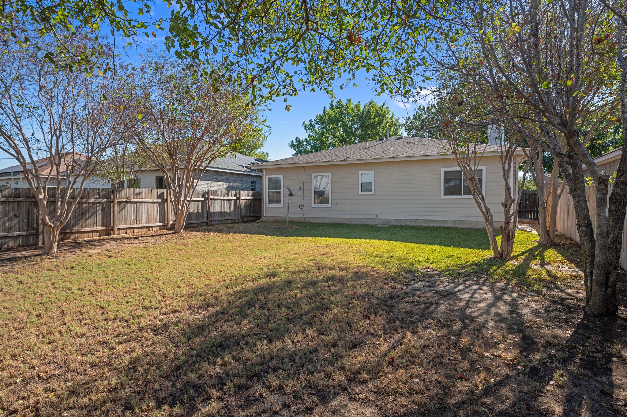 106 Shenandoah Trl, Elgin, TX 78621