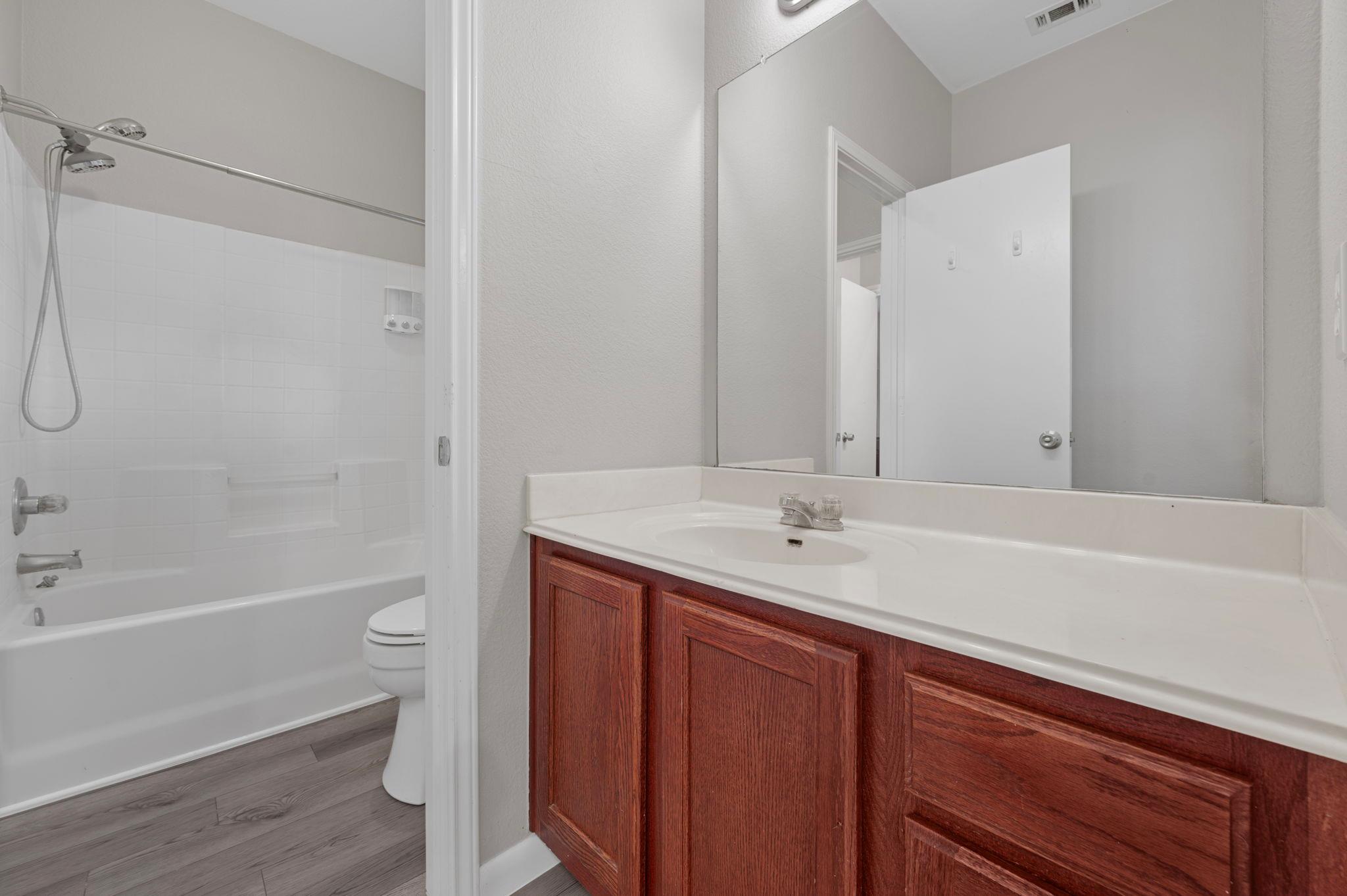 106 Shenandoah Trl, Elgin, TX 78621