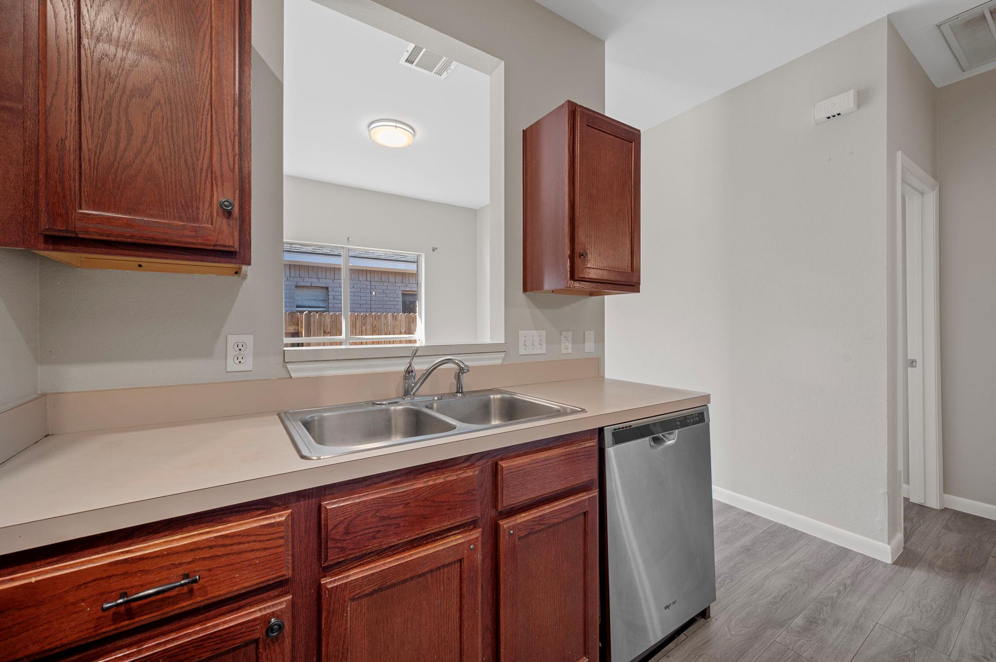 106 Shenandoah Trl, Elgin, TX 78621