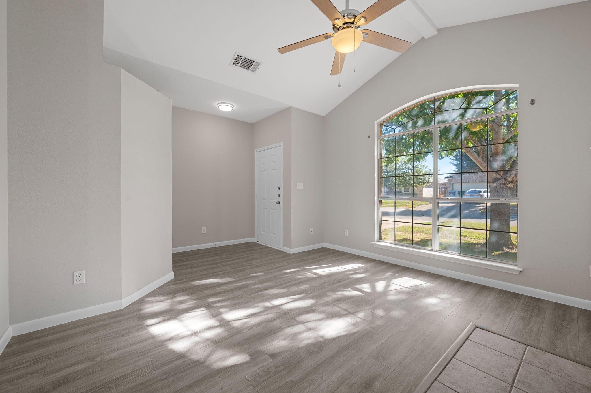 106 Shenandoah Trl, Elgin, TX 78621