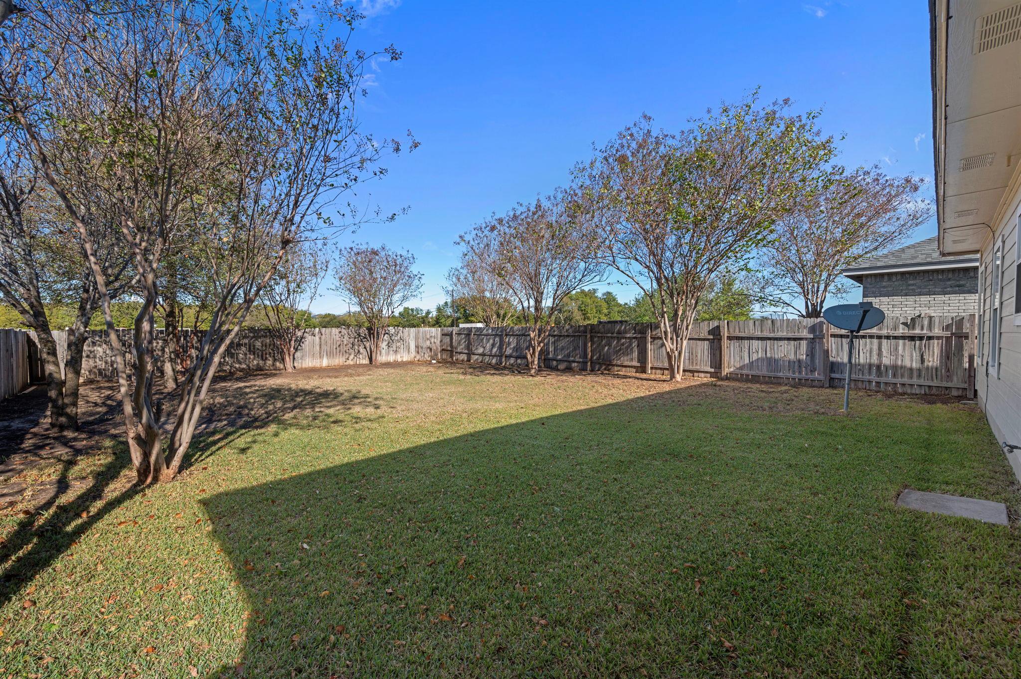 106 Shenandoah Trl, Elgin, TX 78621