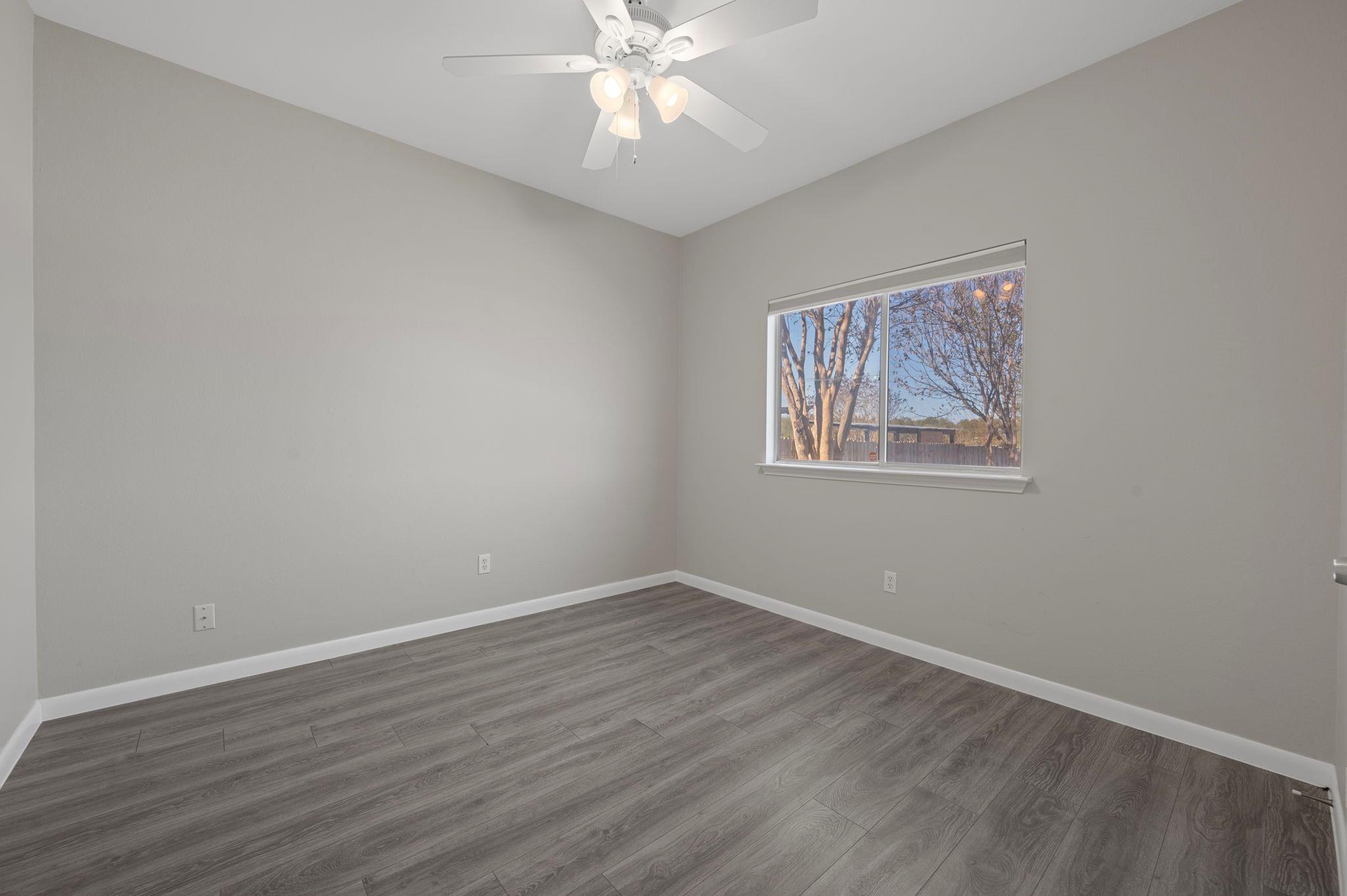 106 Shenandoah Trl, Elgin, TX 78621