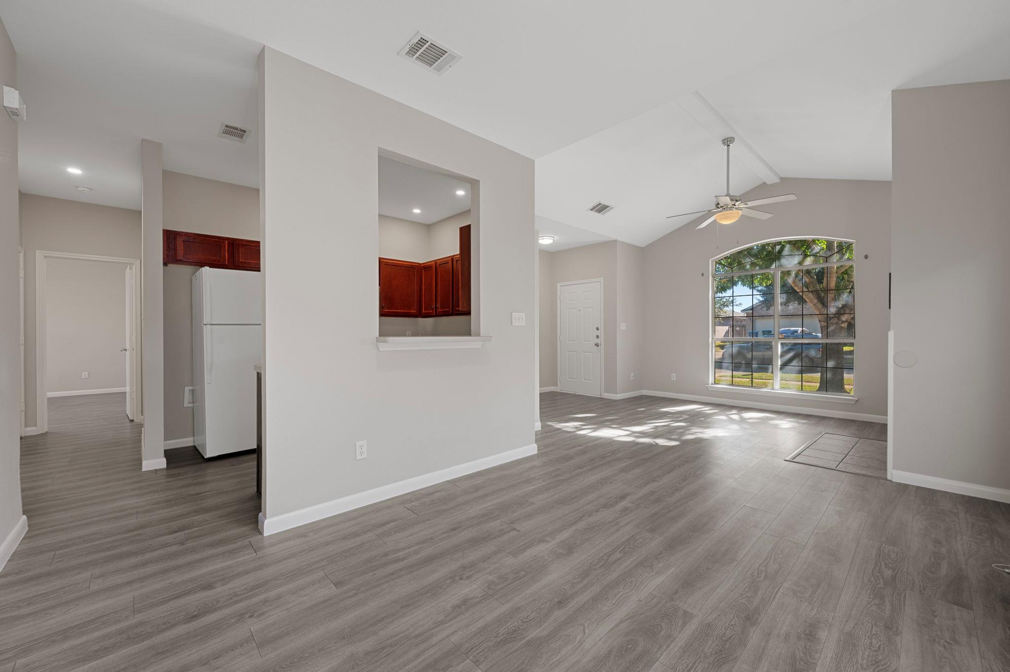 106 Shenandoah Trl, Elgin, TX 78621