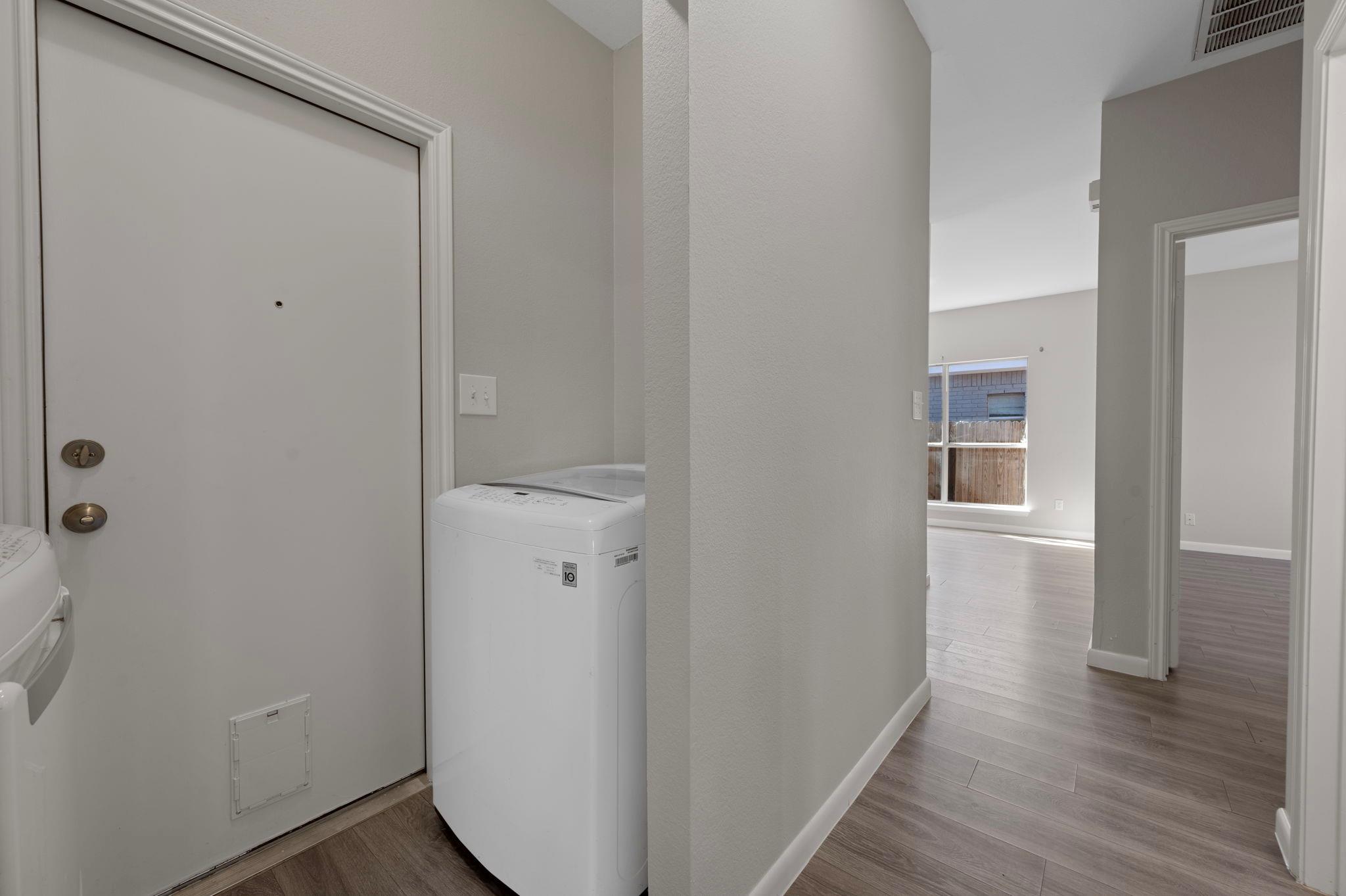 106 Shenandoah Trl, Elgin, TX 78621