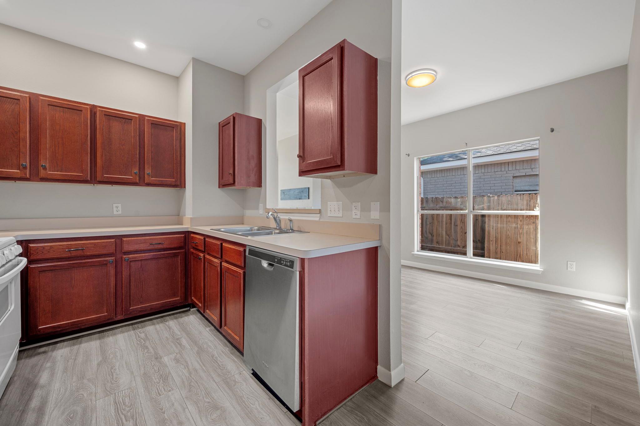 106 Shenandoah Trl, Elgin, TX 78621