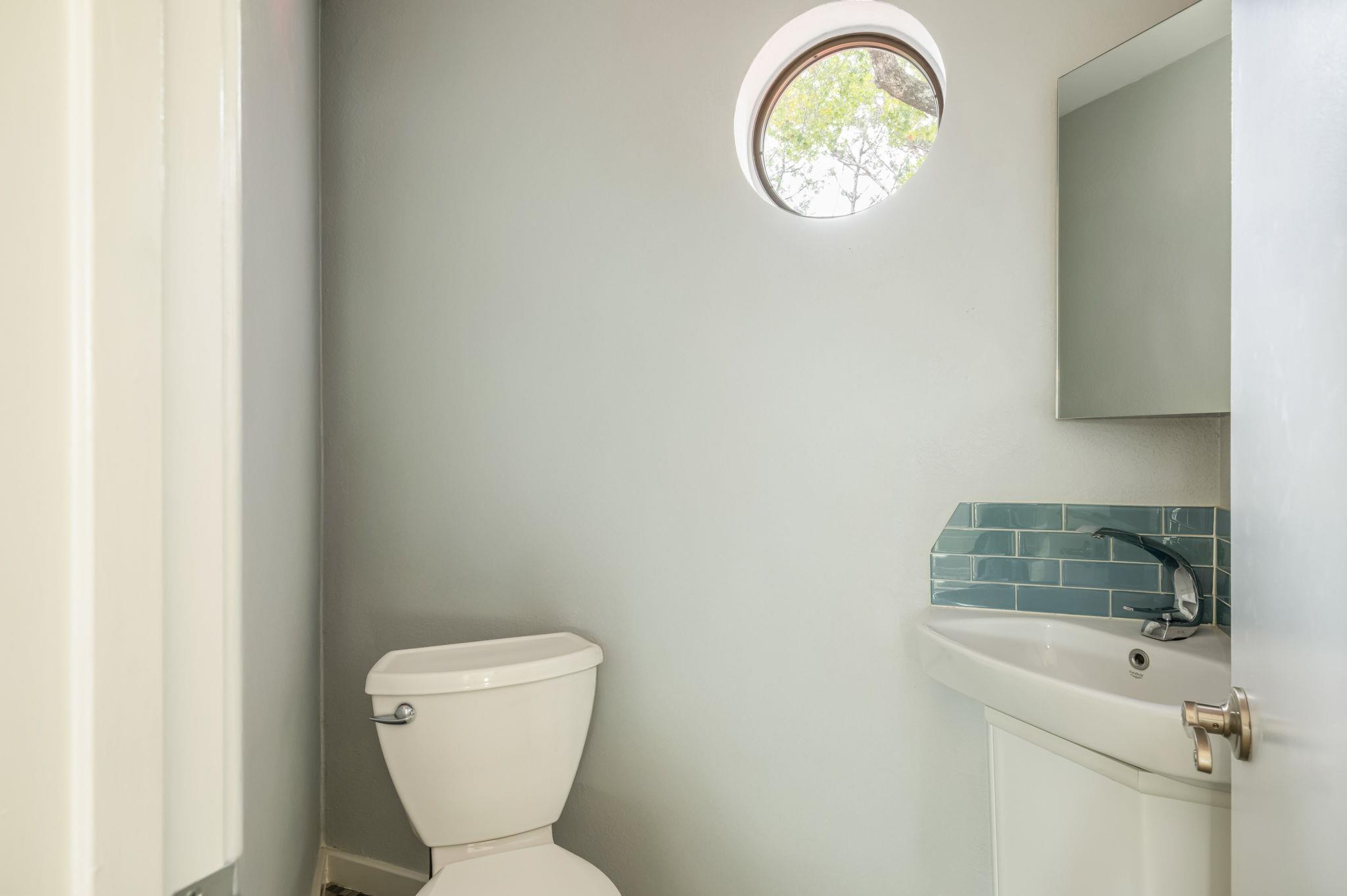 304 Palos Verdes Dr, Lakeway, TX 78734