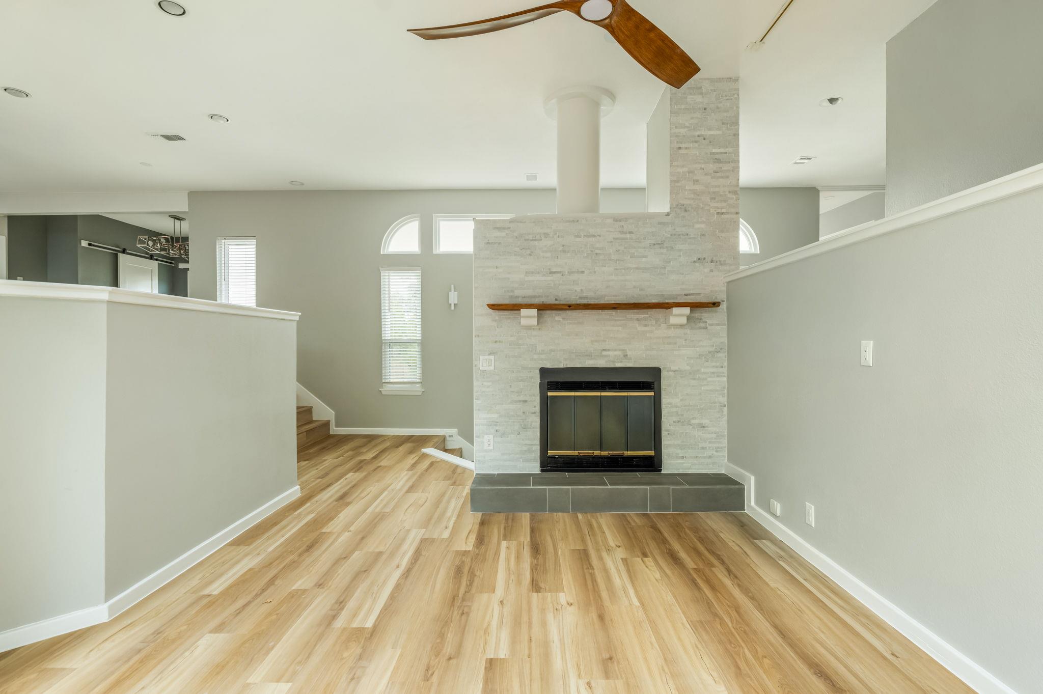 304 Palos Verdes Dr, Lakeway, TX 78734