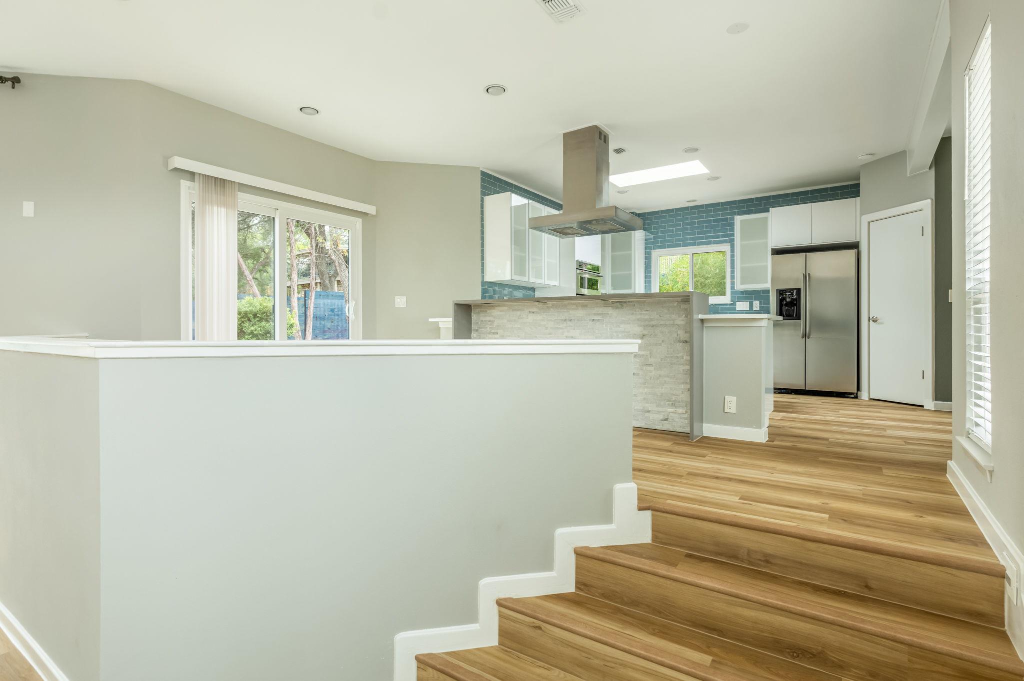 304 Palos Verdes Dr, Lakeway, TX 78734