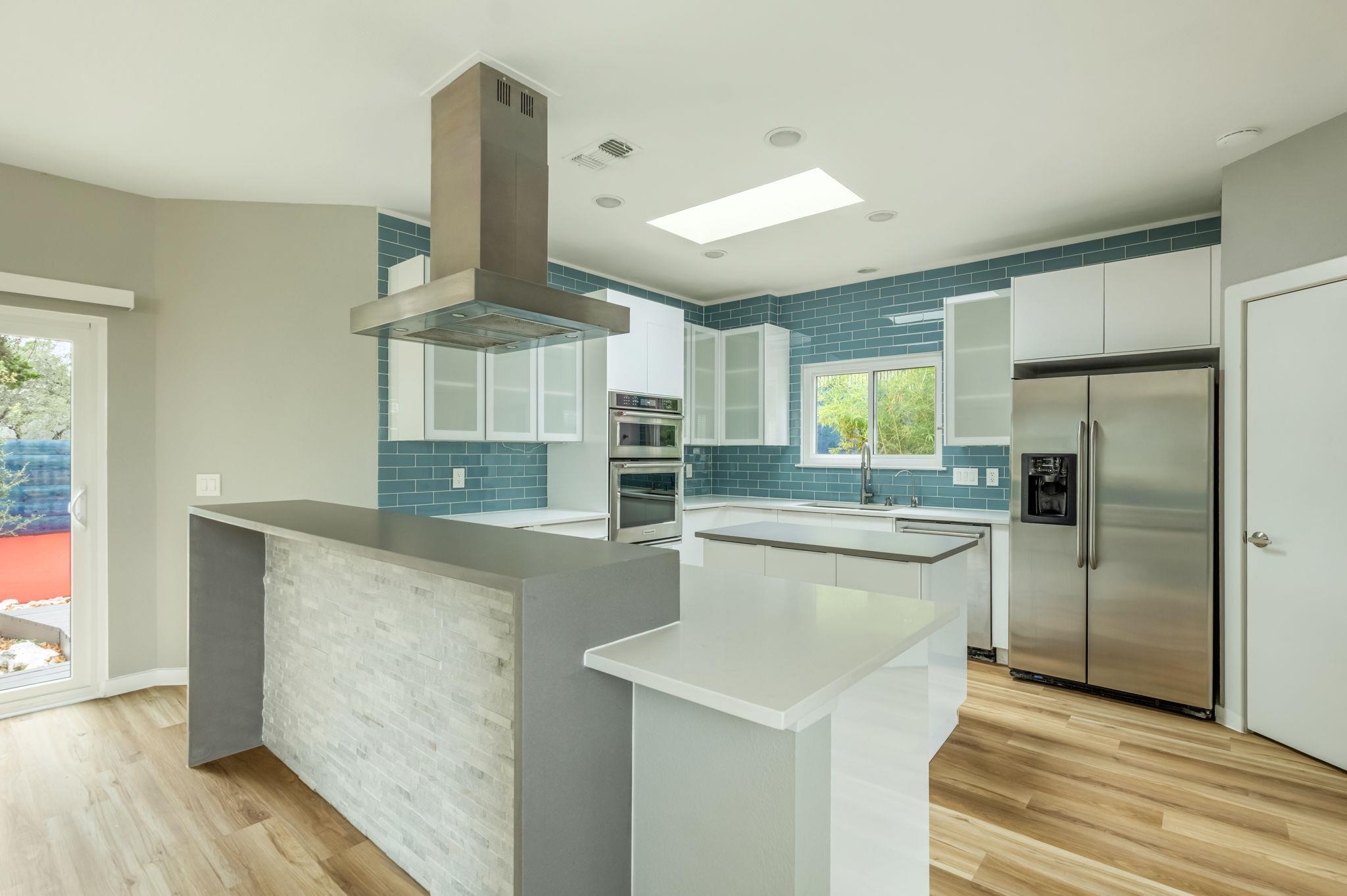 304 Palos Verdes Dr, Lakeway, TX 78734