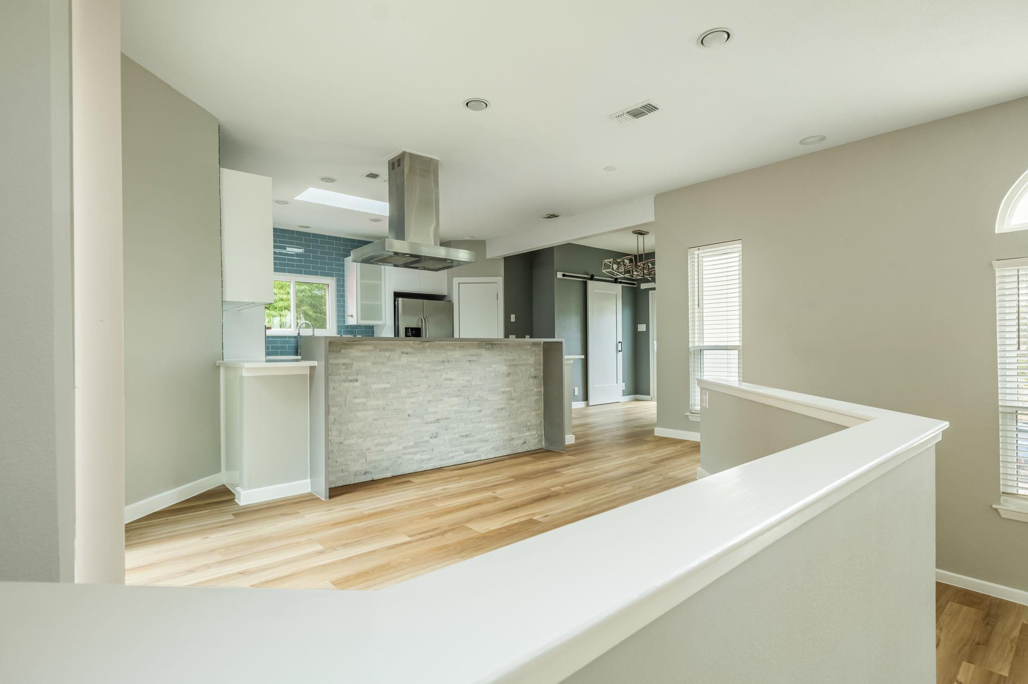 304 Palos Verdes Dr, Lakeway, TX 78734