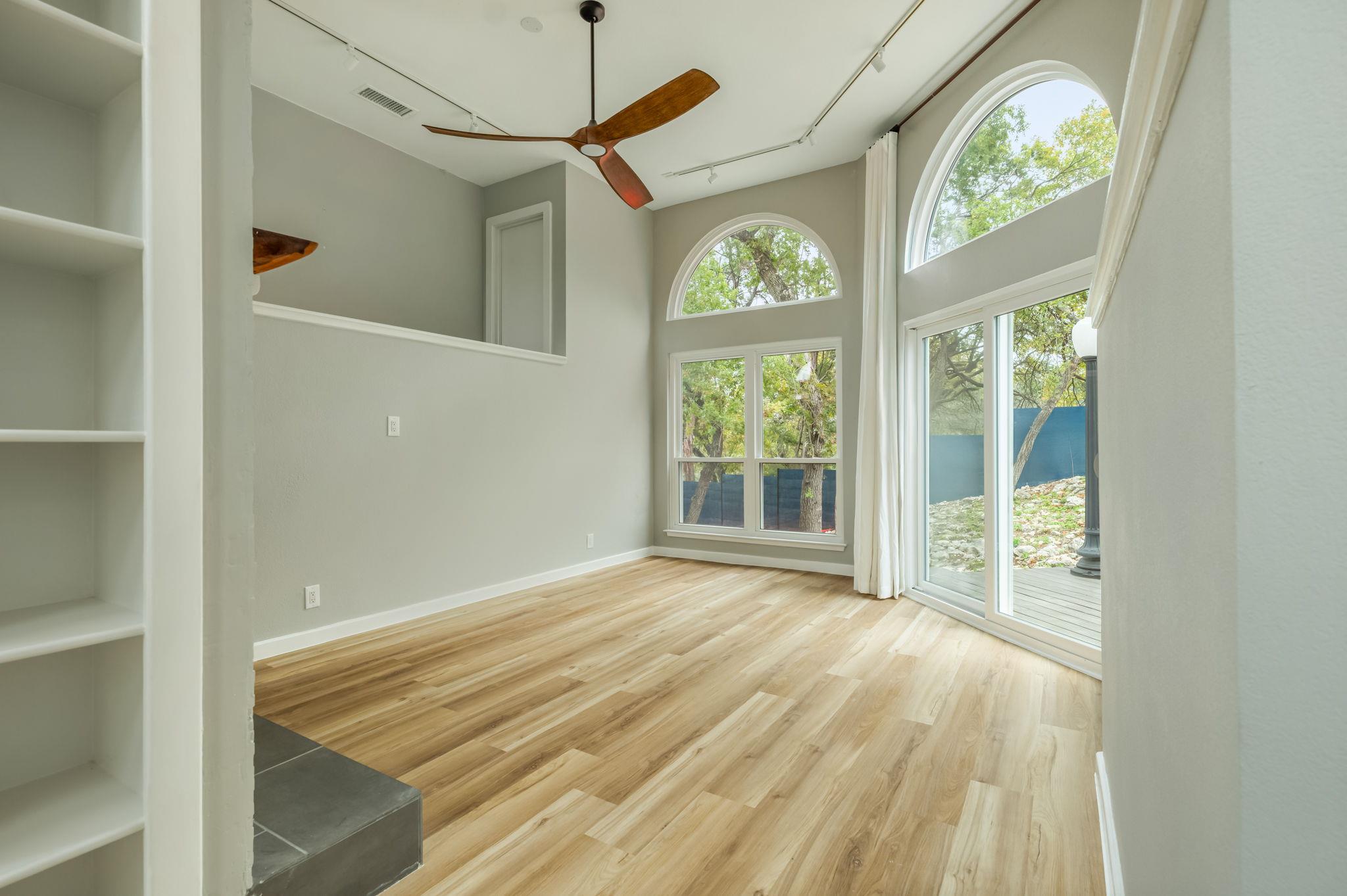 304 Palos Verdes Dr, Lakeway, TX 78734