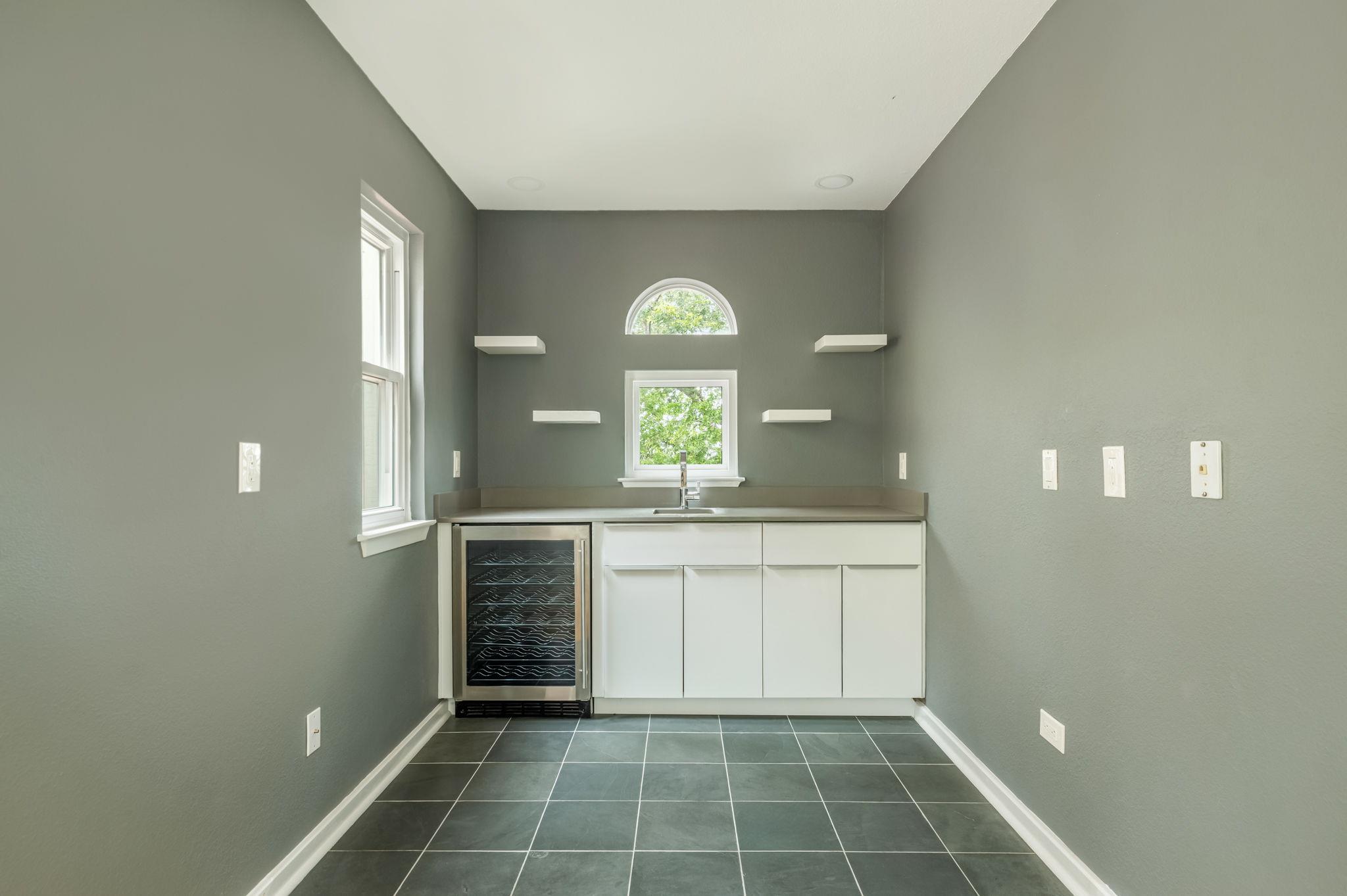 304 Palos Verdes Dr, Lakeway, TX 78734