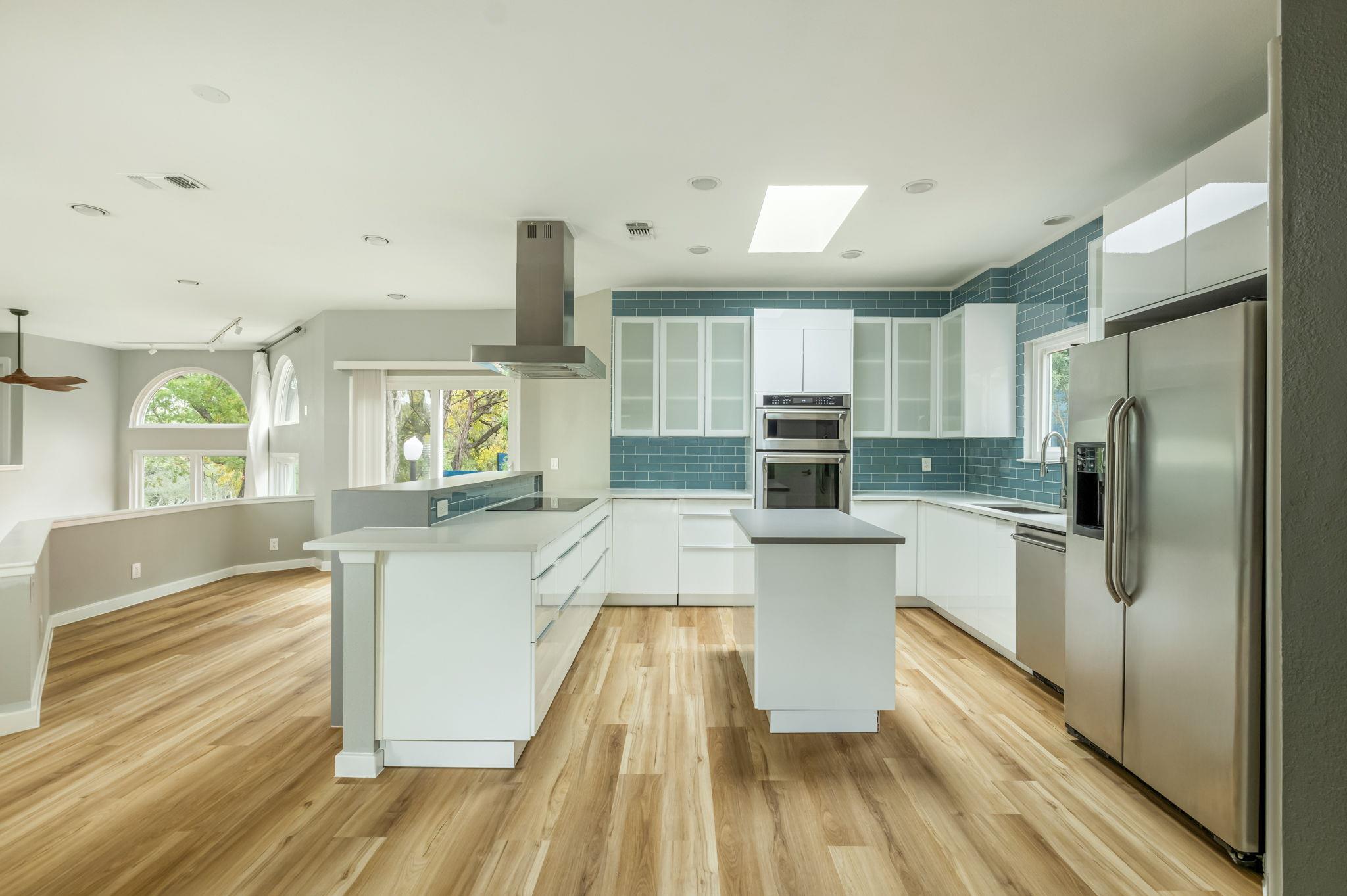 304 Palos Verdes Dr, Lakeway, TX 78734