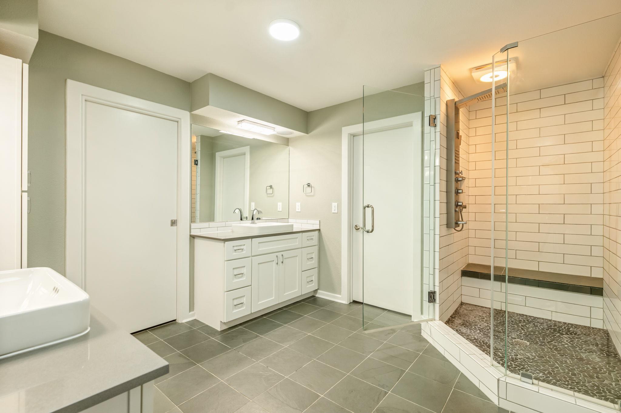 304 Palos Verdes Dr, Lakeway, TX 78734