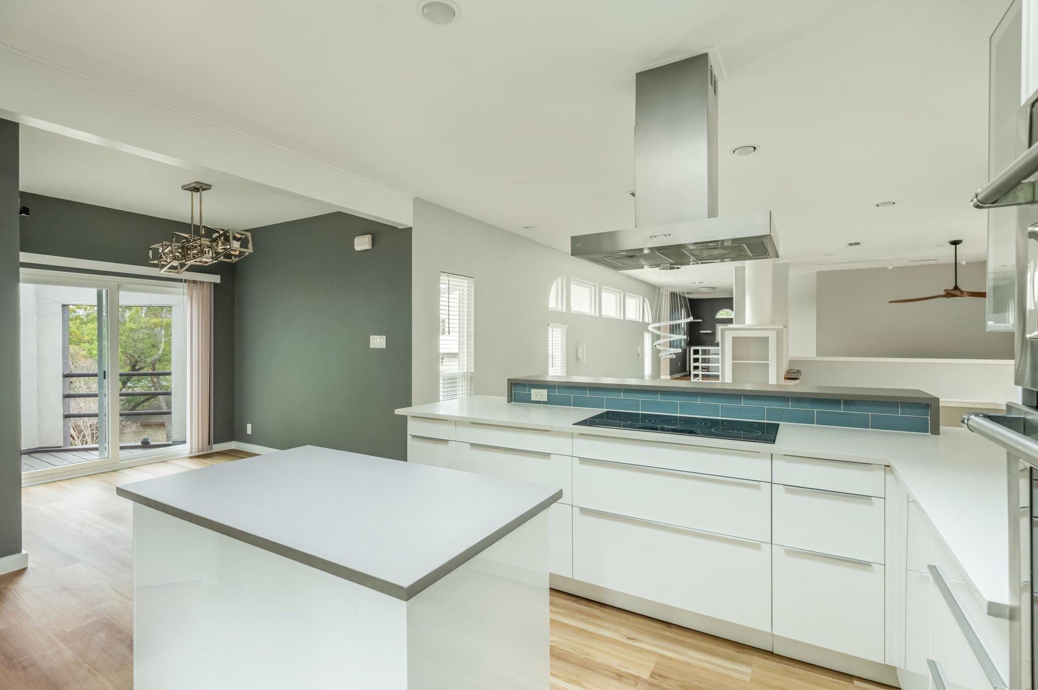 304 Palos Verdes Dr, Lakeway, TX 78734