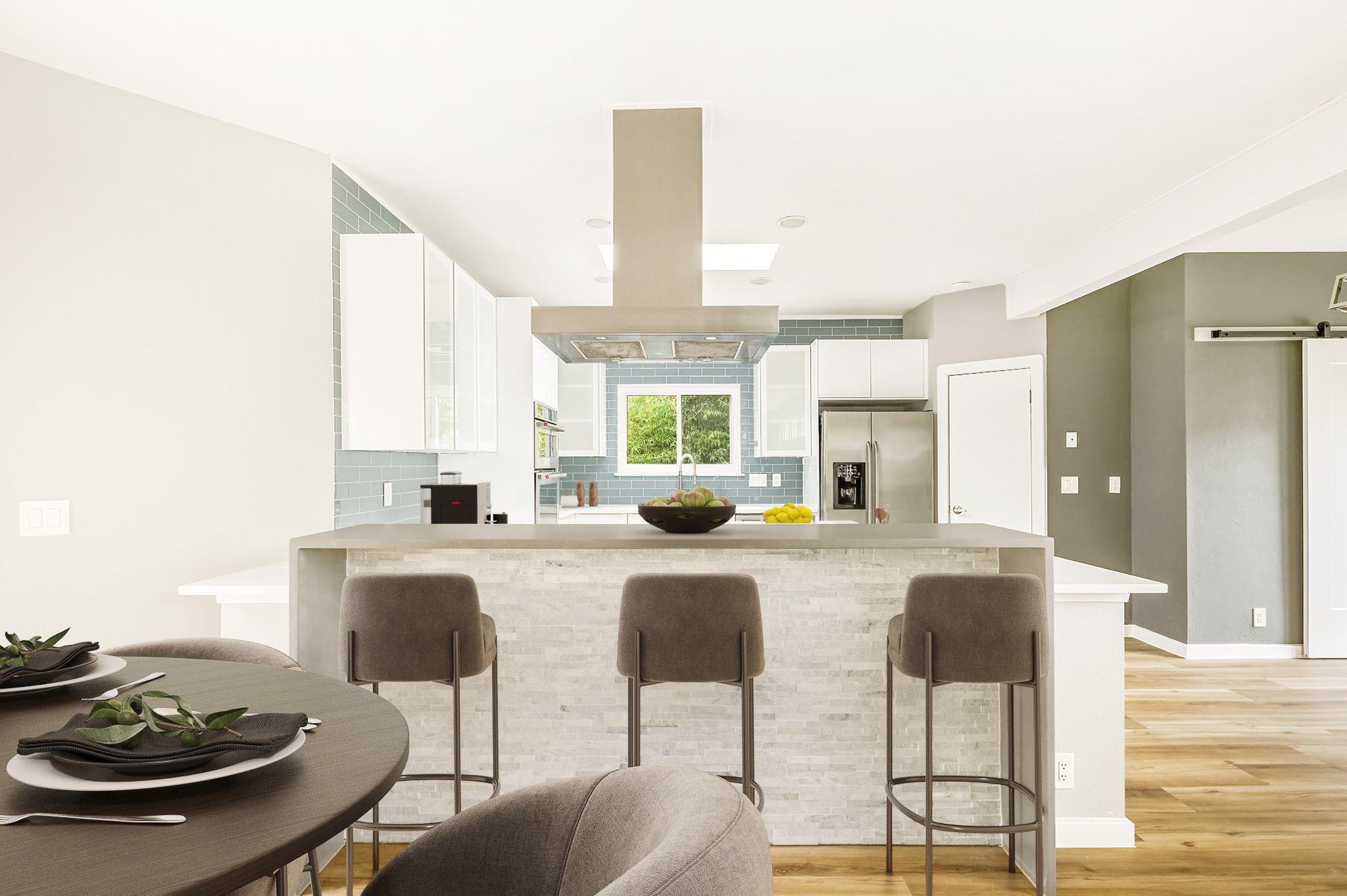 304 Palos Verdes Dr, Lakeway, TX 78734