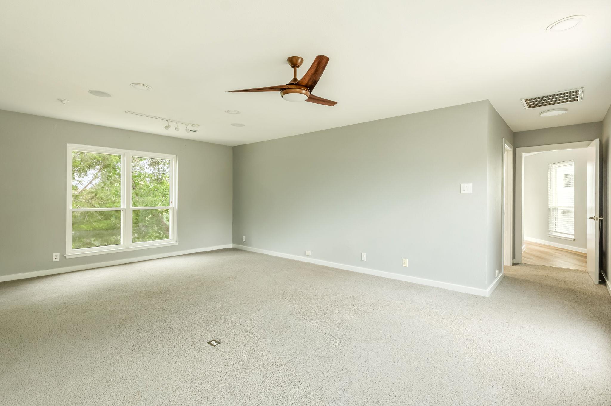 304 Palos Verdes Dr, Lakeway, TX 78734