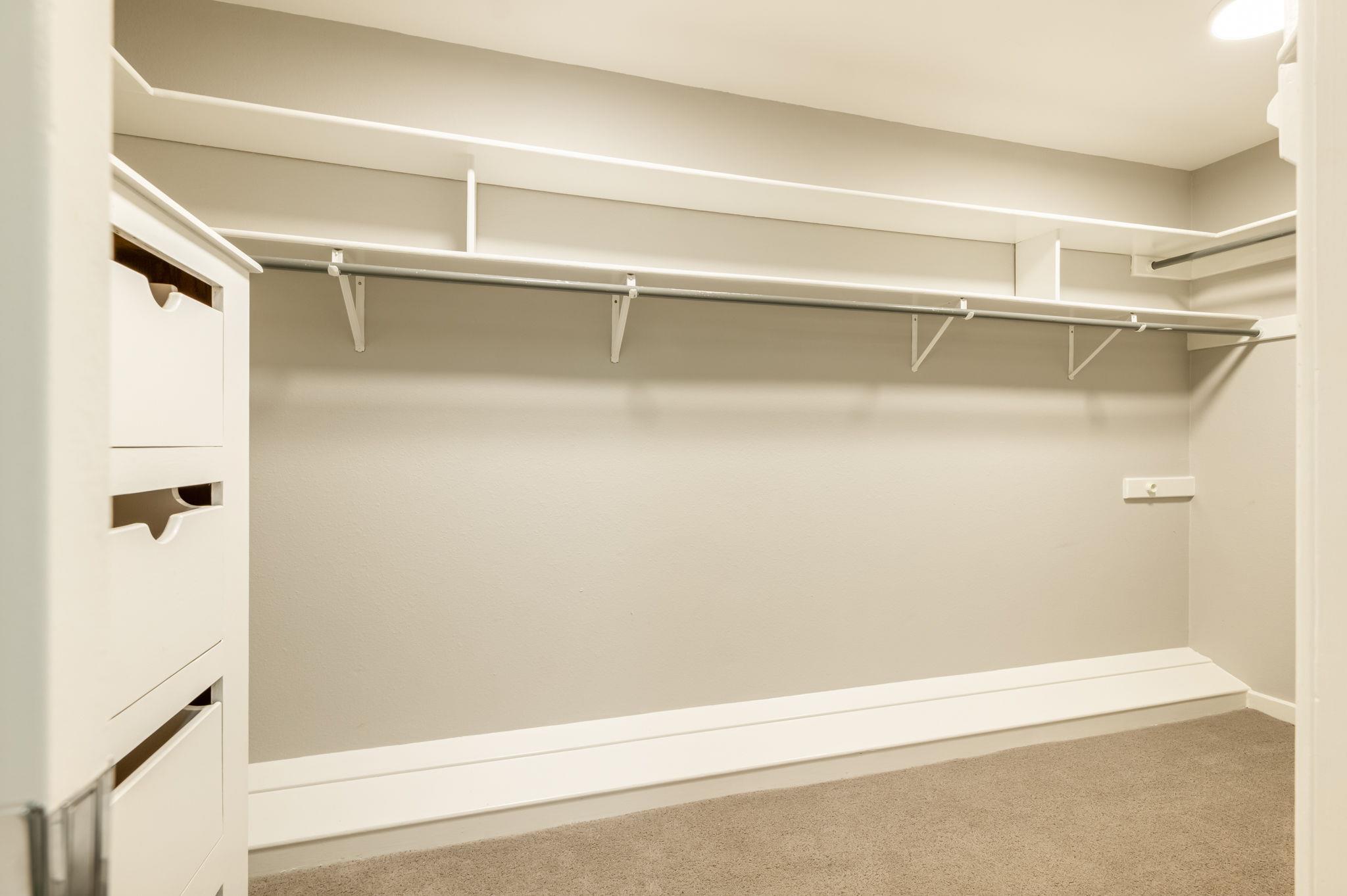 304 Palos Verdes Dr, Lakeway, TX 78734