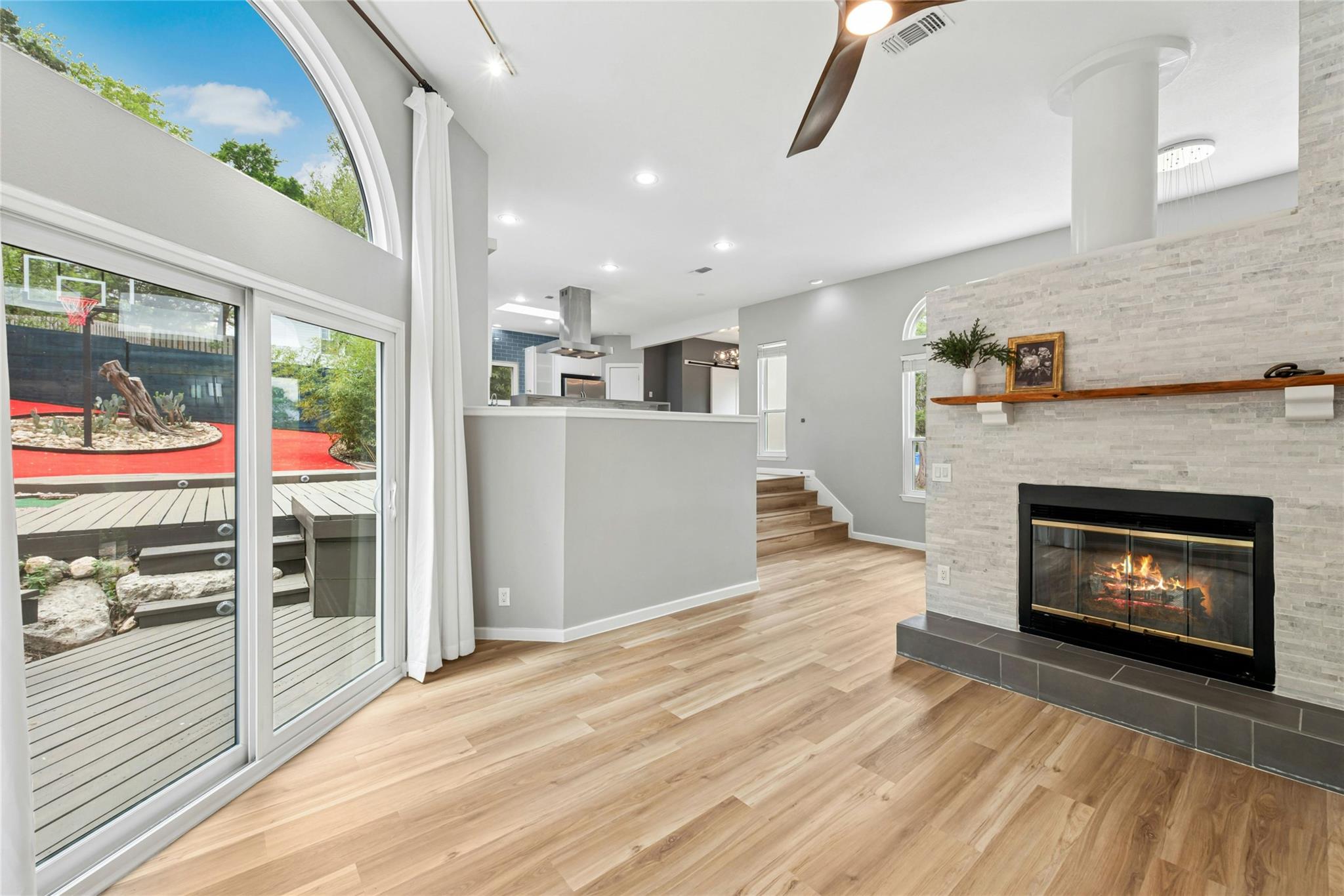 304 Palos Verdes Dr, Lakeway, TX 78734