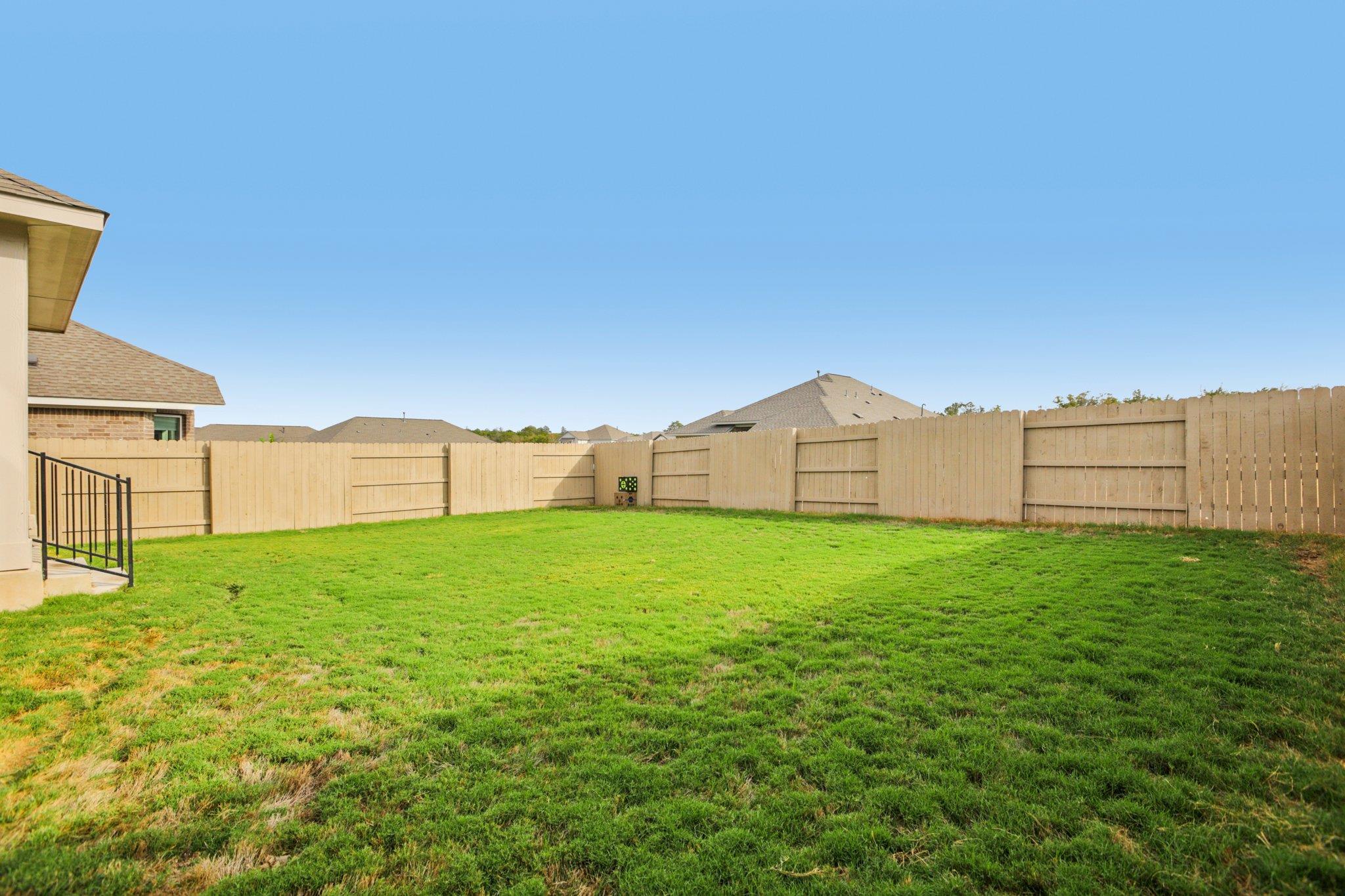 109 Big Pine Creek Ln, Bastrop, TX 78602