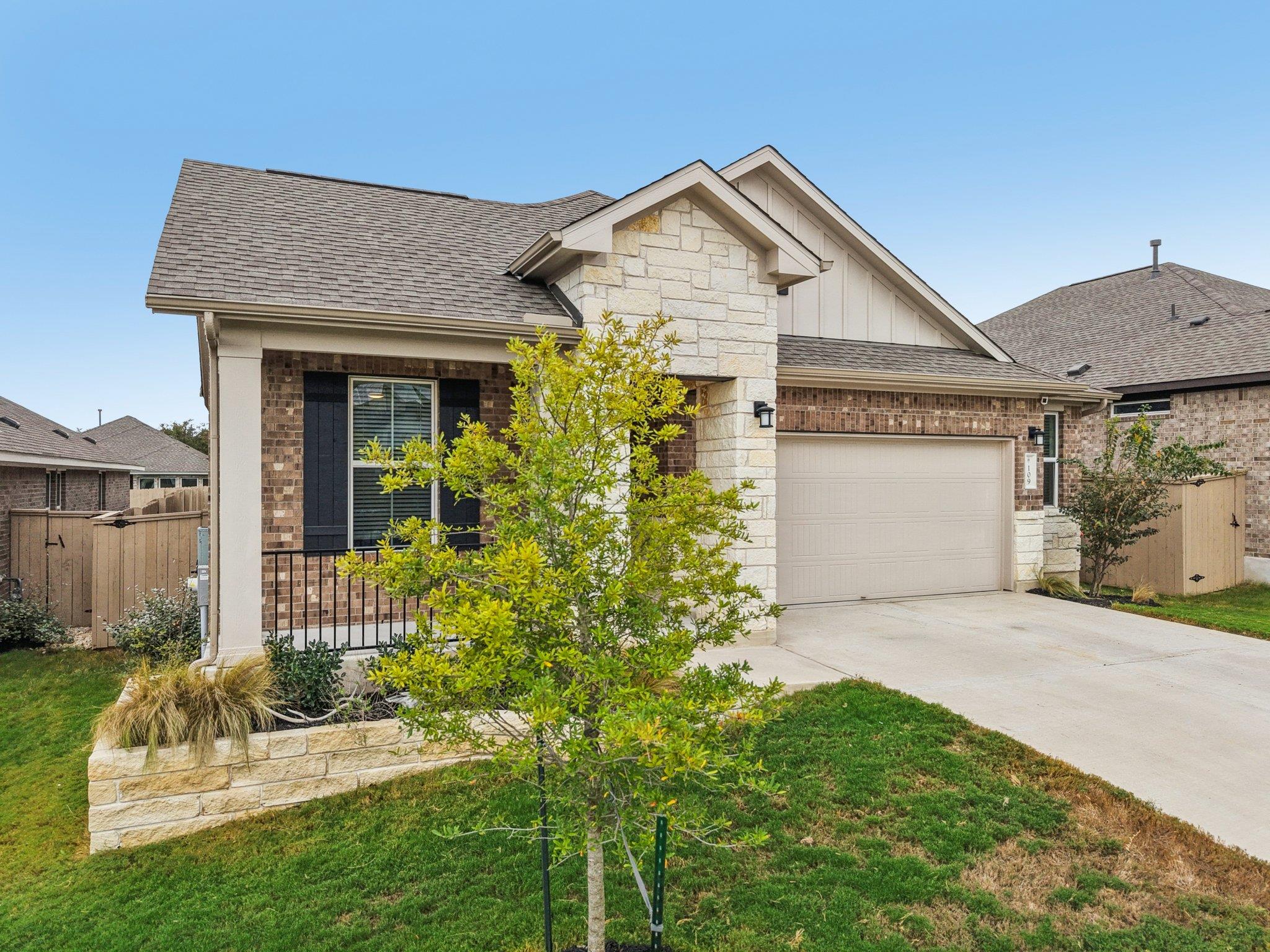 109 Big Pine Creek Ln, Bastrop, TX 78602