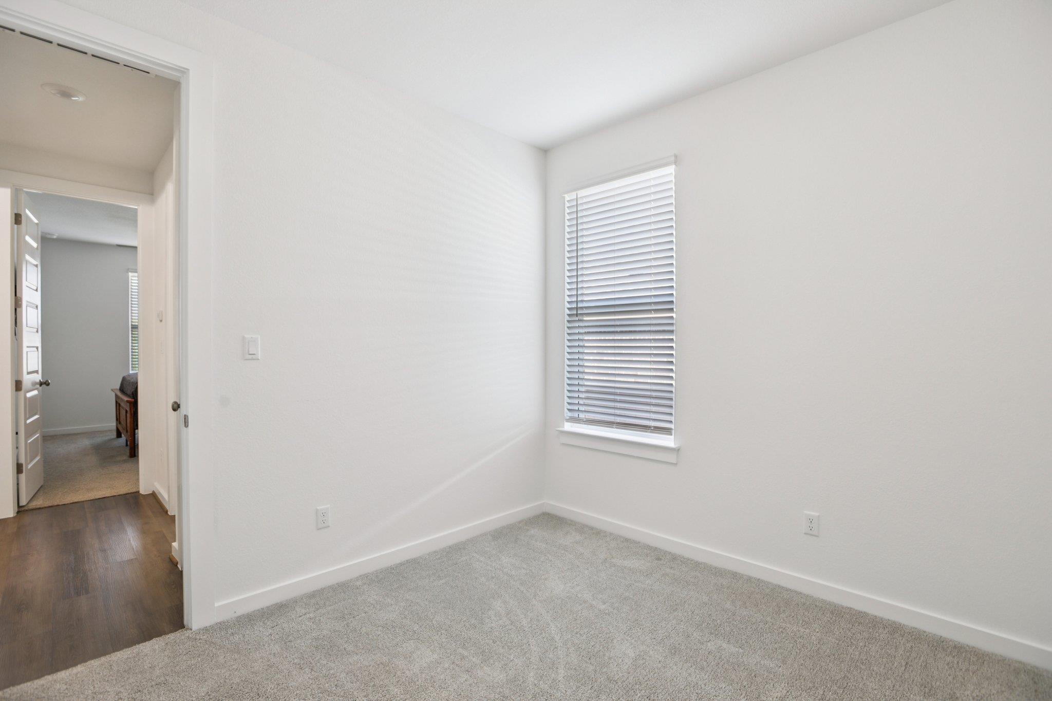 109 Big Pine Creek Ln, Bastrop, TX 78602