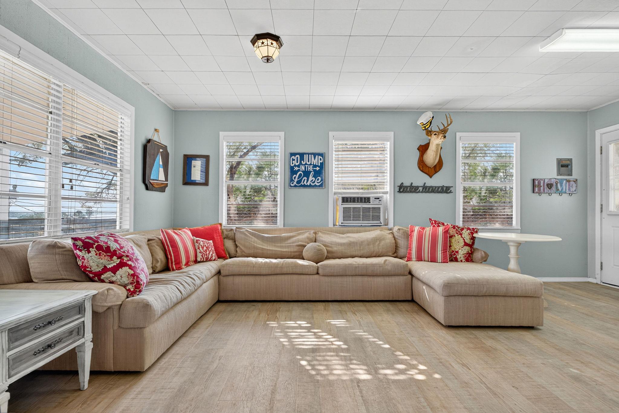 126 Inspiration Dr, Sunrise Beach, TX 78643