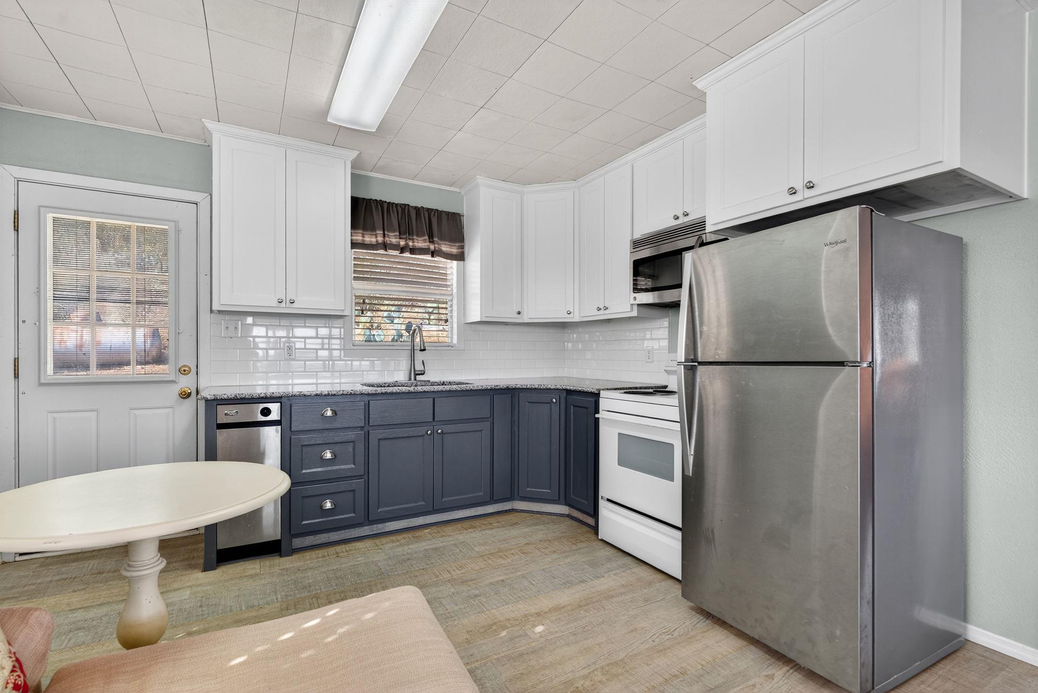 126 Inspiration Dr, Sunrise Beach, TX 78643