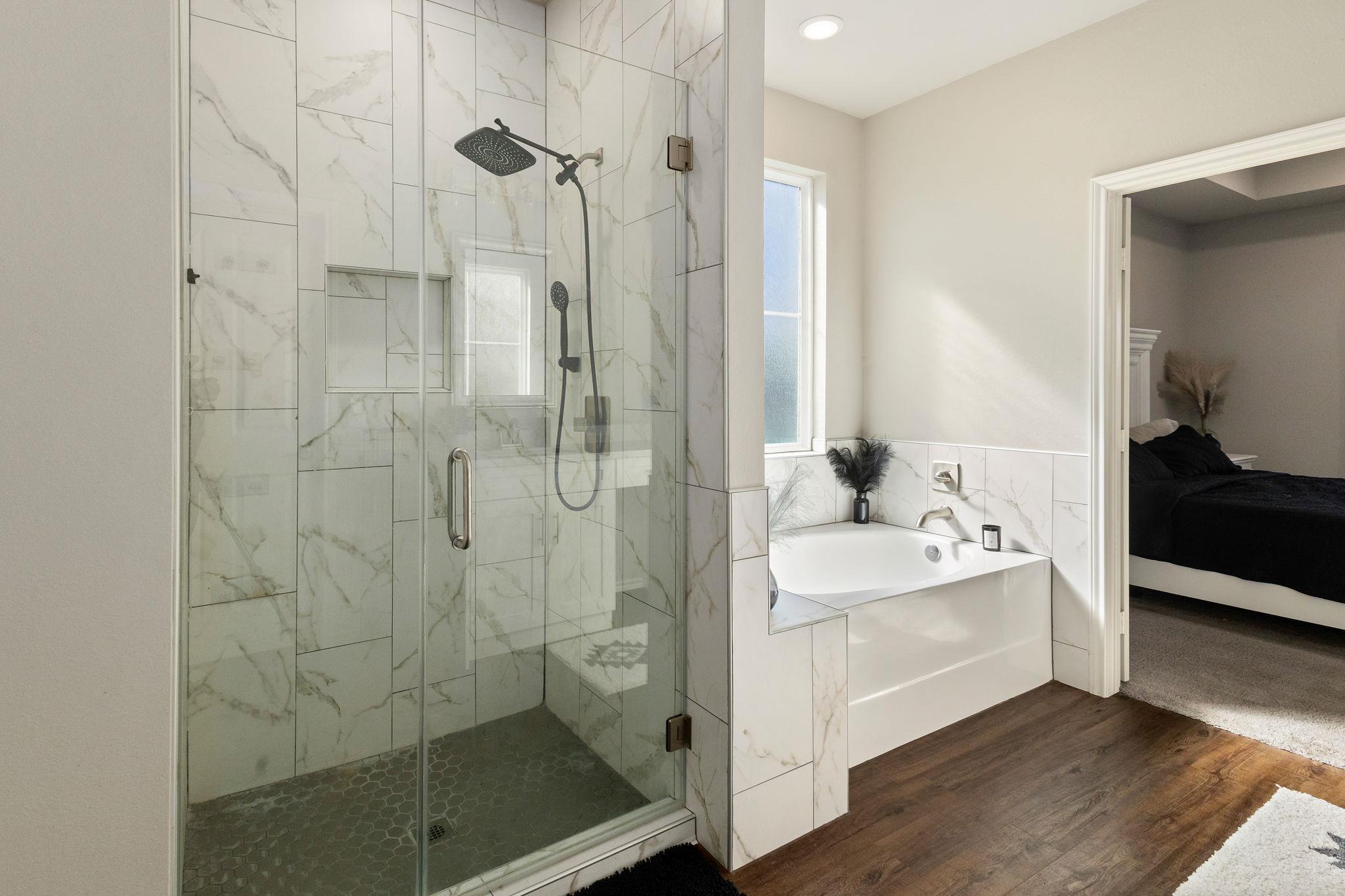 107 Fosters Branch Dr, Schulenburg, TX 78956