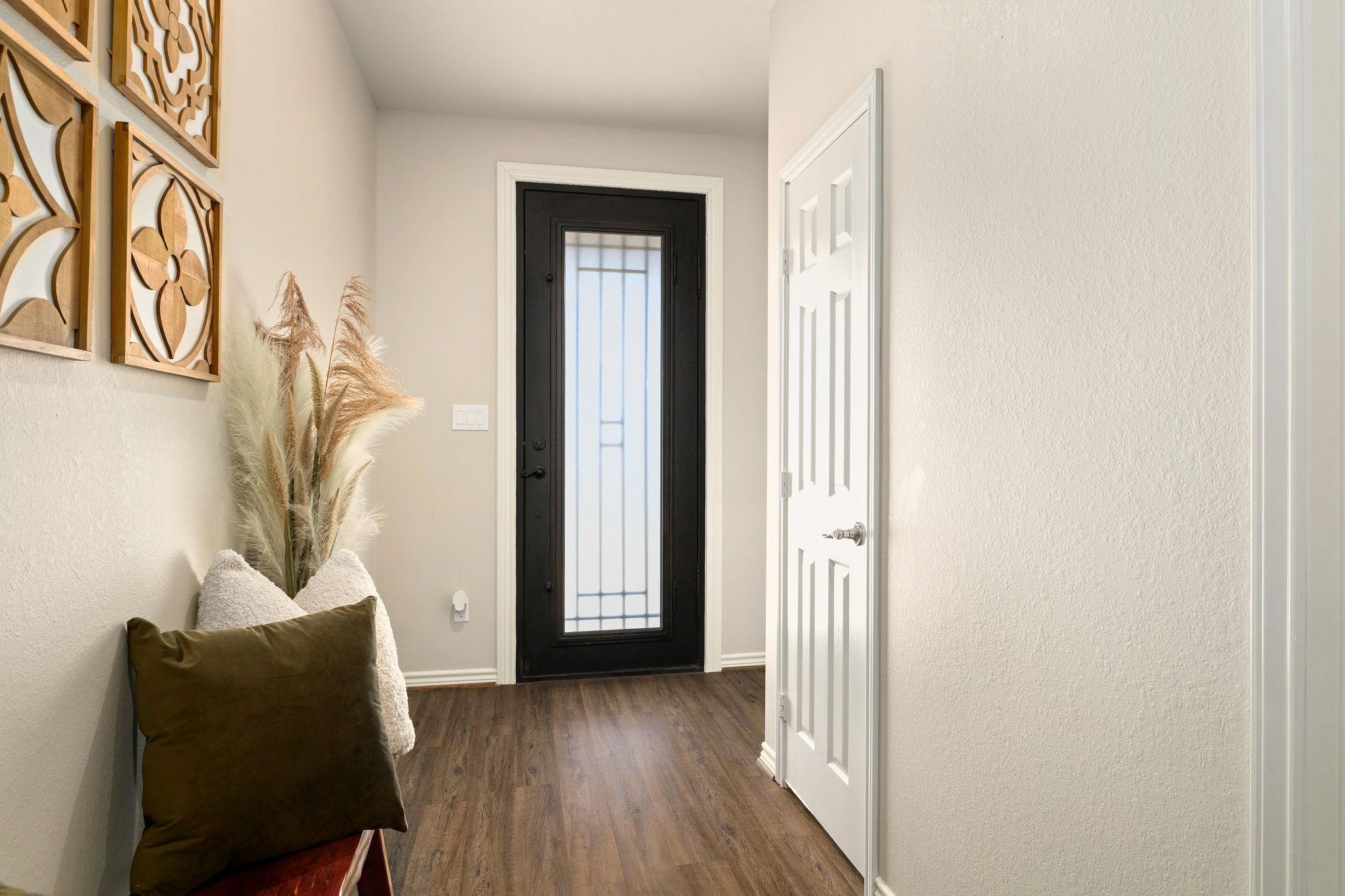 107 Fosters Branch Dr, Schulenburg, TX 78956