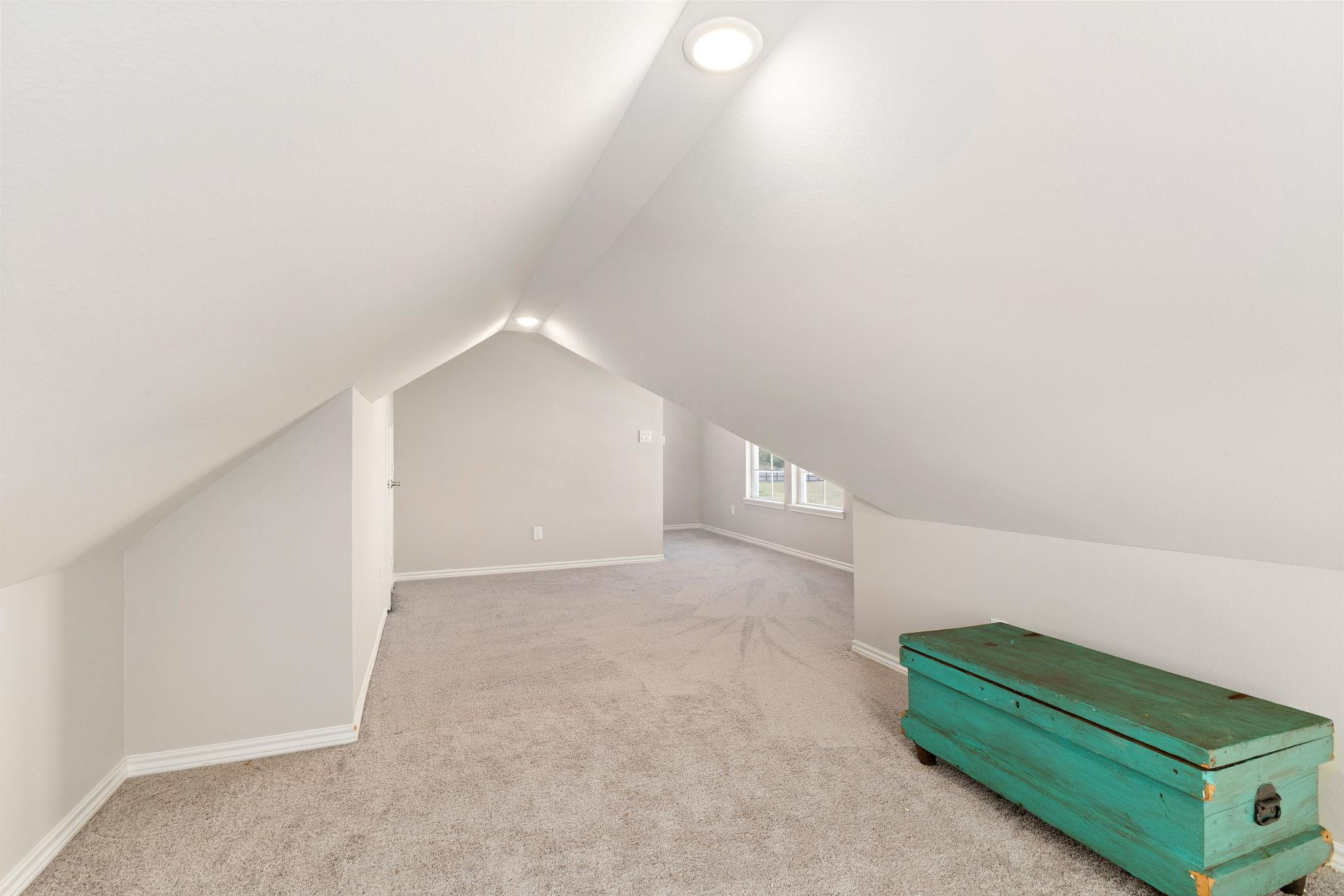 107 Fosters Branch Dr, Schulenburg, TX 78956