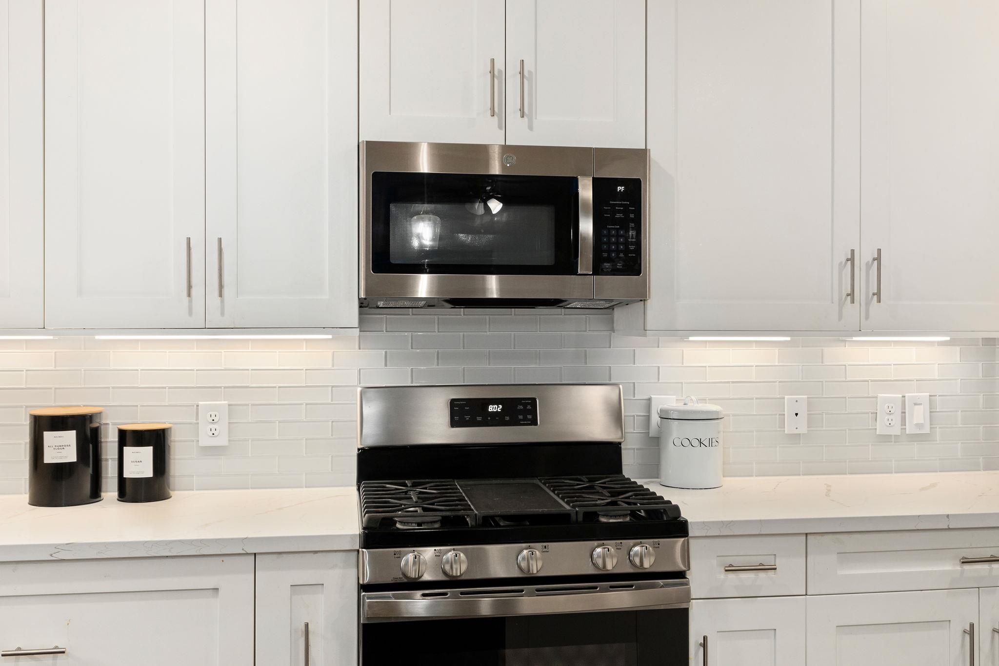 107 Fosters Branch Dr, Schulenburg, TX 78956