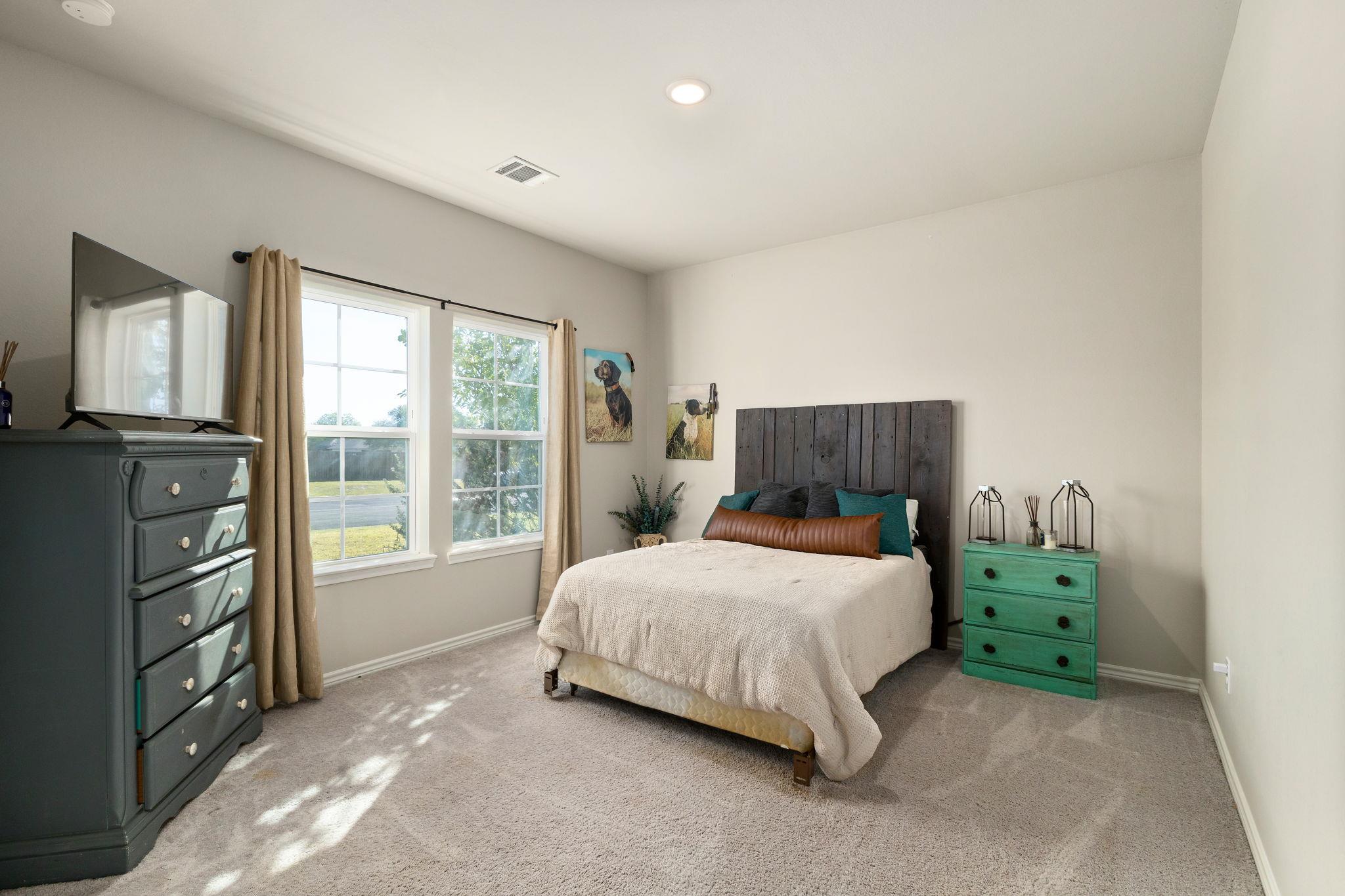 107 Fosters Branch Dr, Schulenburg, TX 78956