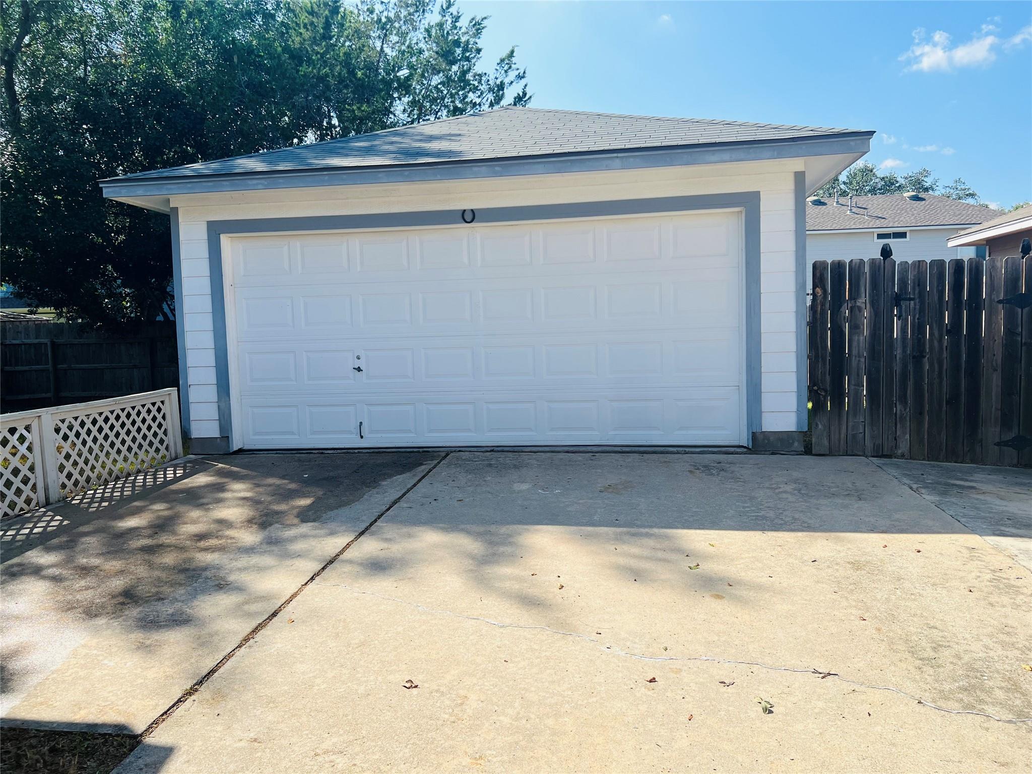 272 Tobin Dr, Buda, TX 78610