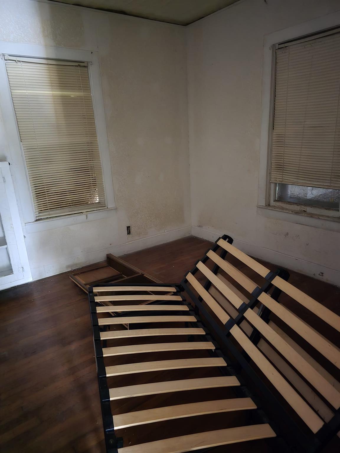 914 Porter St, Taylor, TX 76574