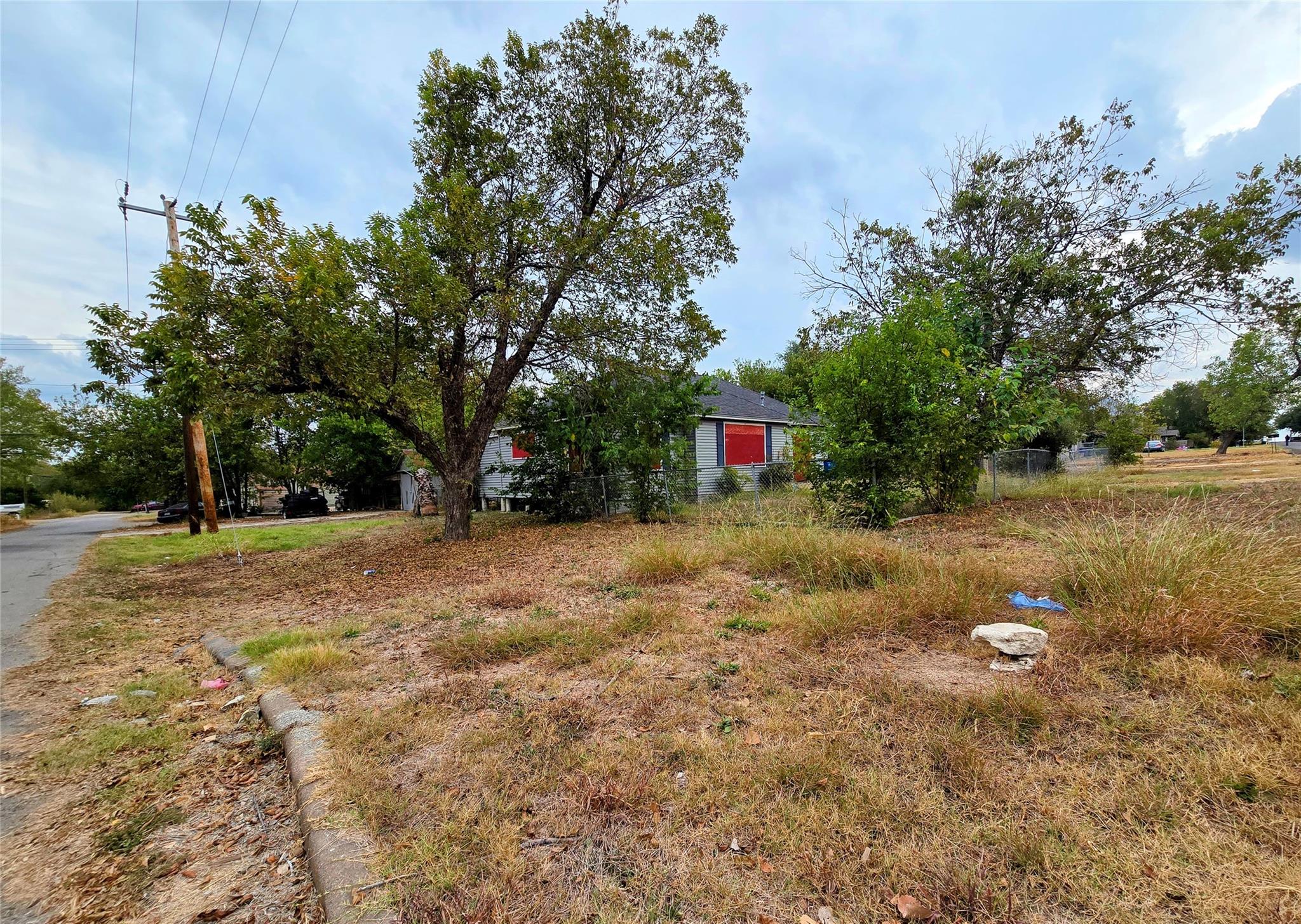 914 Porter St, Taylor, TX 76574