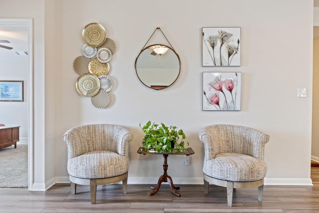 130 Greenspire Ln, Hutto, TX 78634