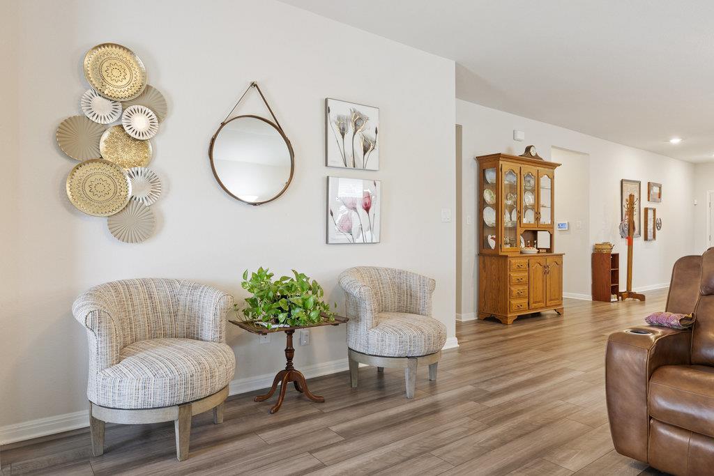 130 Greenspire Ln, Hutto, TX 78634