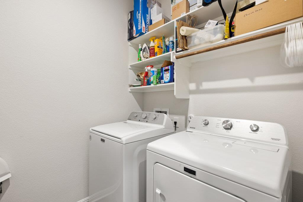 130 Greenspire Ln, Hutto, TX 78634