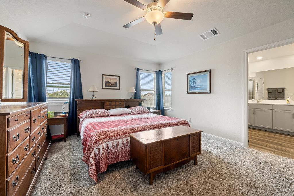 130 Greenspire Ln, Hutto, TX 78634