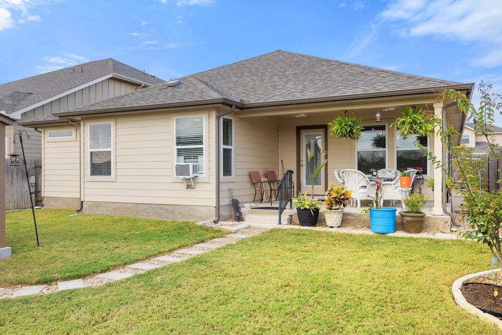 130 Greenspire Ln, Hutto, TX 78634