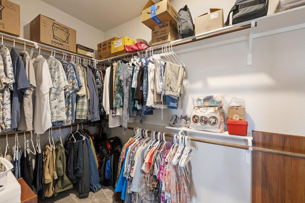 130 Greenspire Ln, Hutto, TX 78634