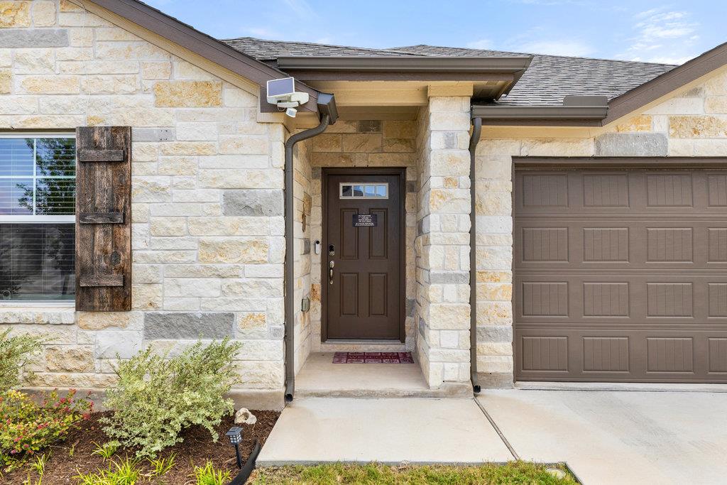 130 Greenspire Ln, Hutto, TX 78634