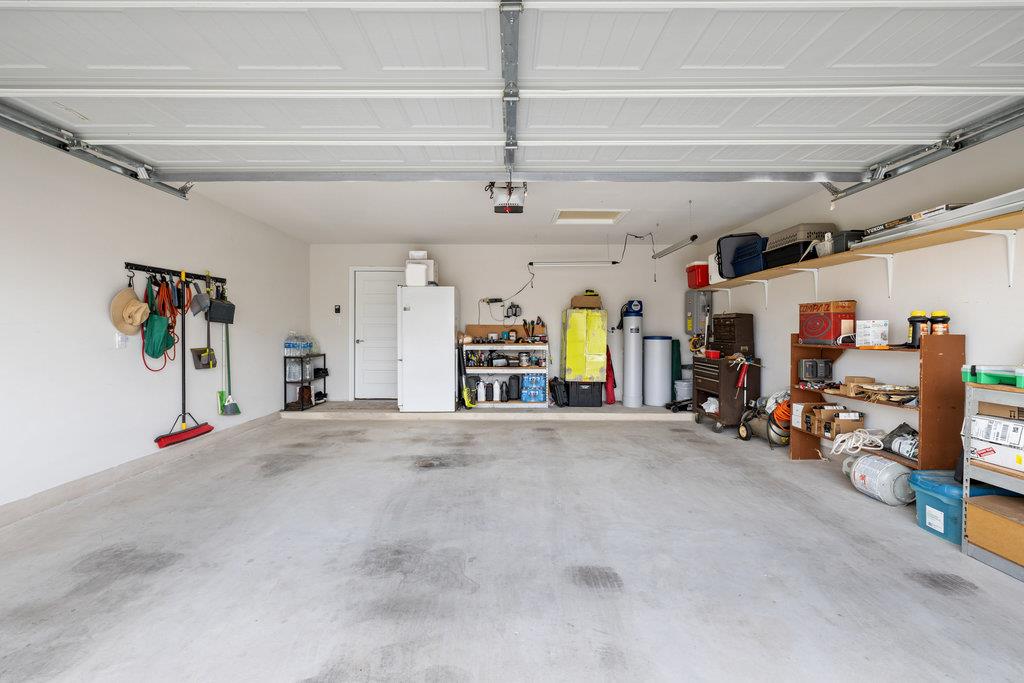 130 Greenspire Ln, Hutto, TX 78634