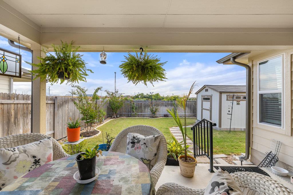 130 Greenspire Ln, Hutto, TX 78634