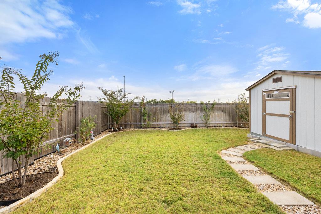 130 Greenspire Ln, Hutto, TX 78634