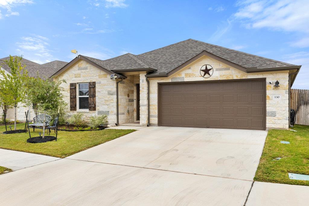 130 Greenspire Ln, Hutto, TX 78634