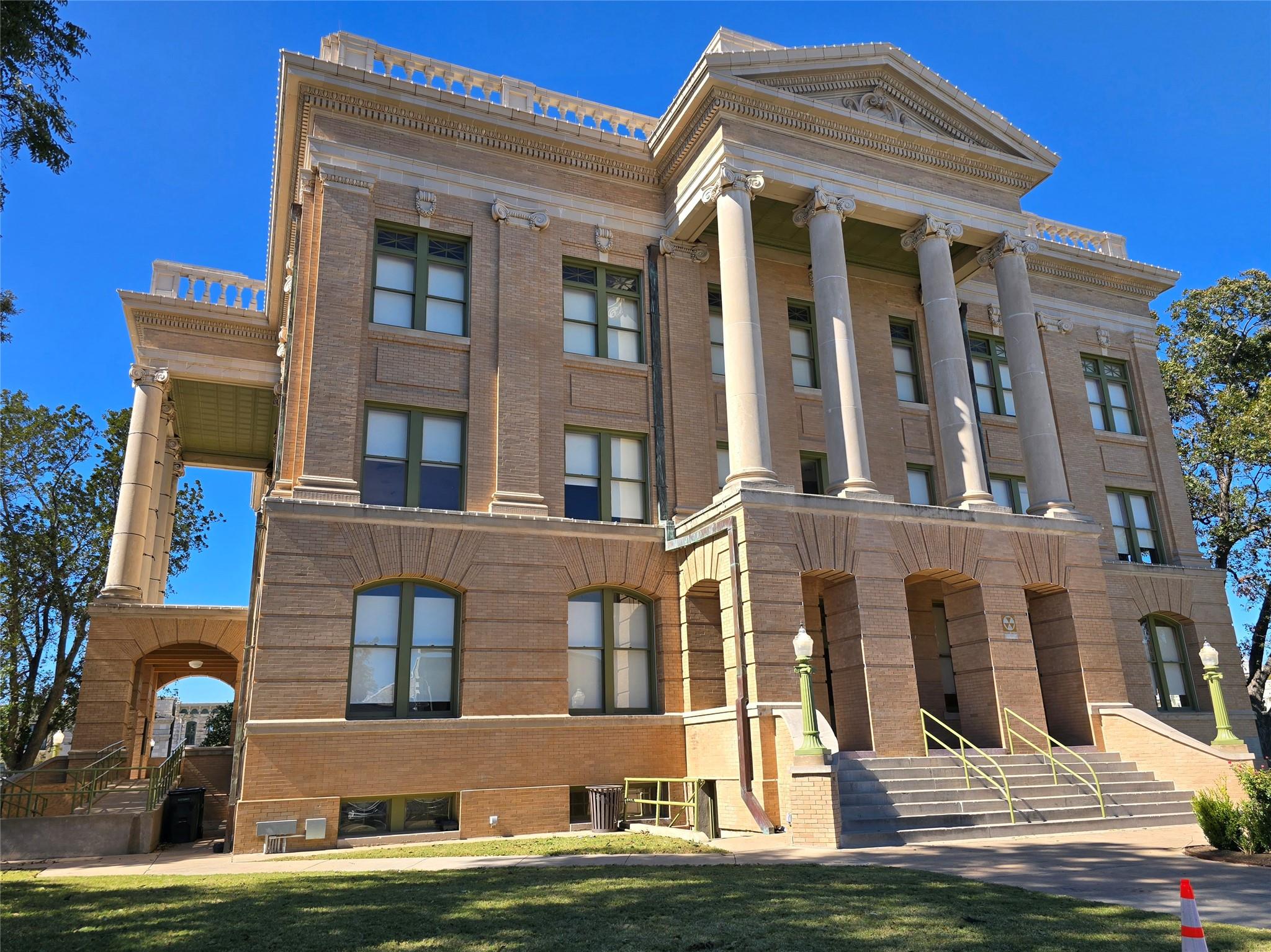 2401 Highland Dr, Georgetown, TX 78626