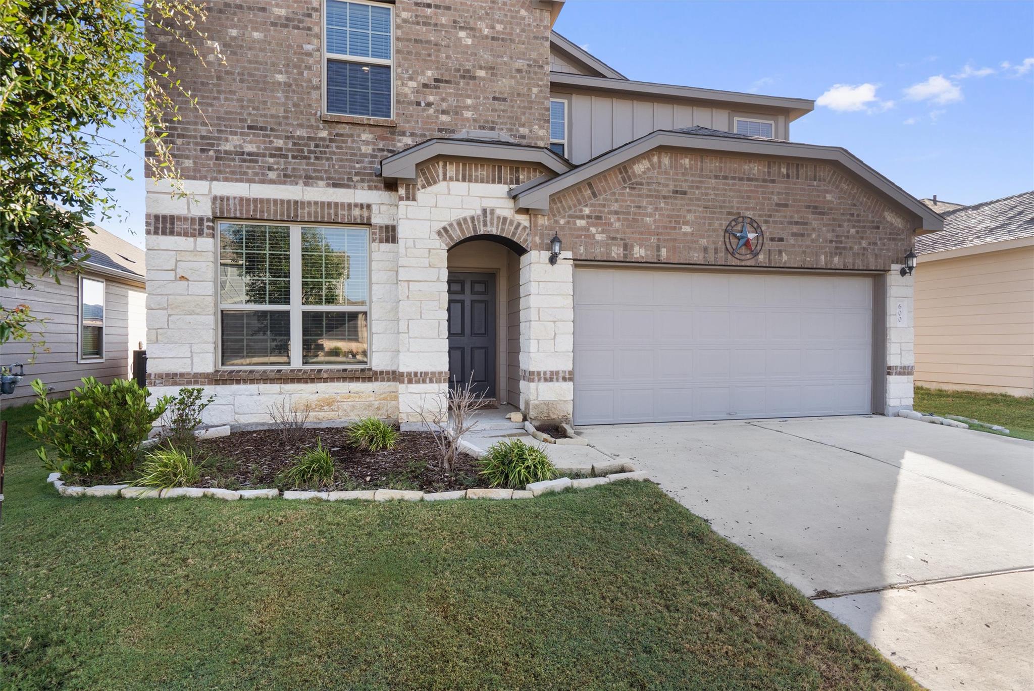 600 Hugenot Way, Georgetown, TX 78626